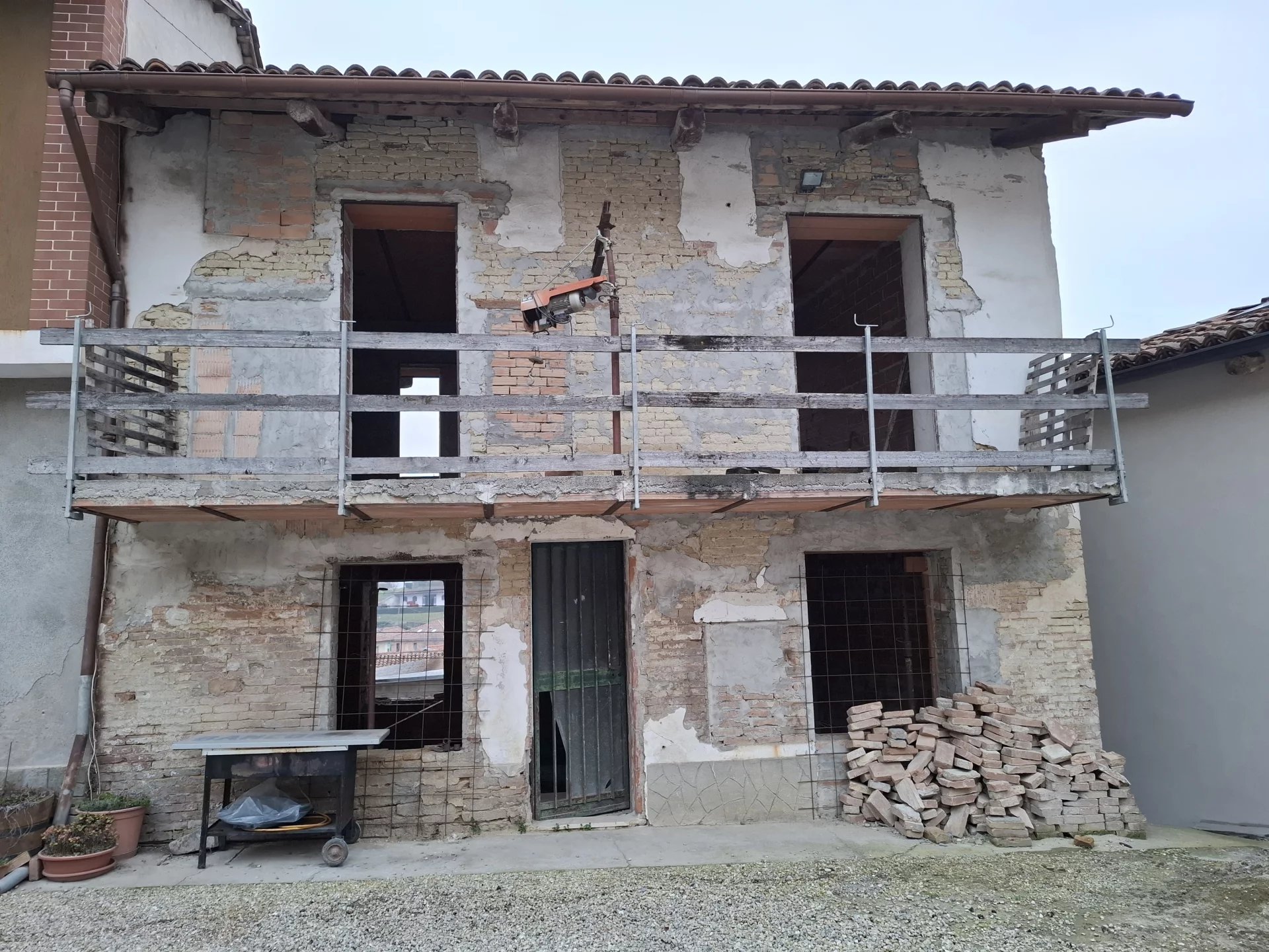 CASA SEMINDIPENDENTE A CASTELLINALDO