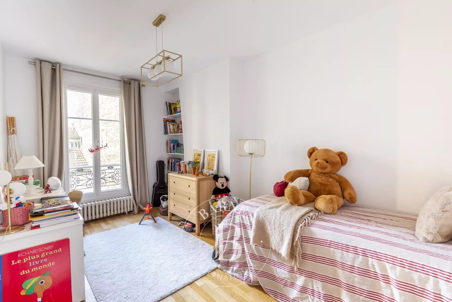 4-BEDROOM FAMILY APARTMENT FOR SALE - NEUILLY / CHEZY PERRONET - picture 28