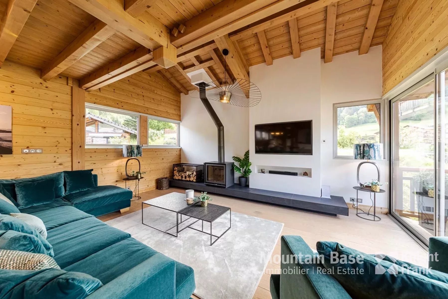 Photo of Stylish 5 bedroom chalet in central Morzine