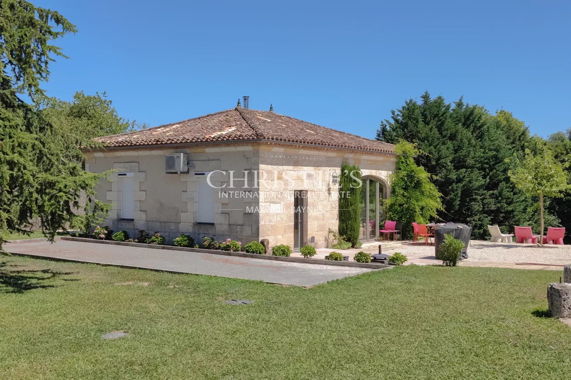 5 Bedroom Chateau's Image 16
