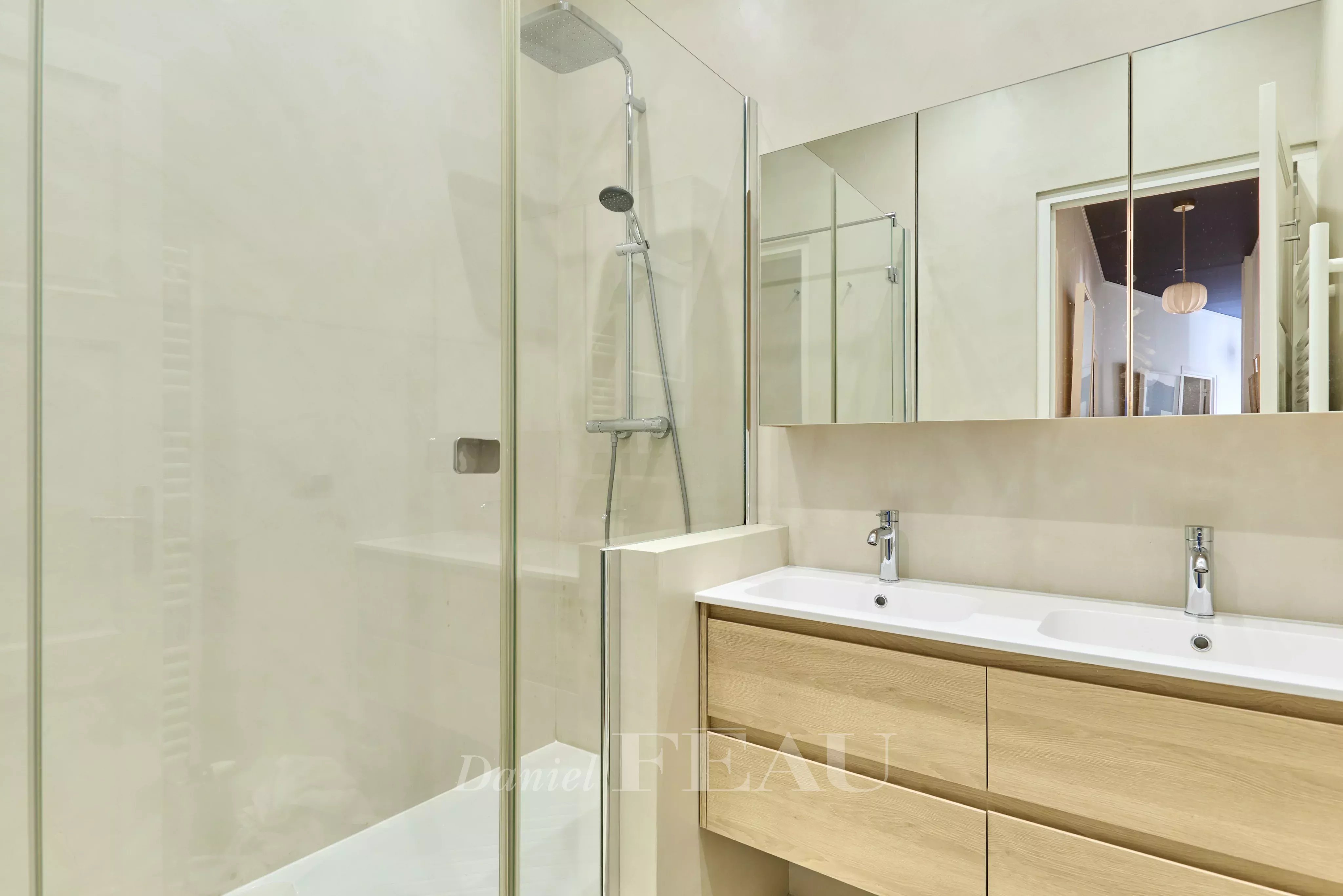 Sale Apartment Paris 16th