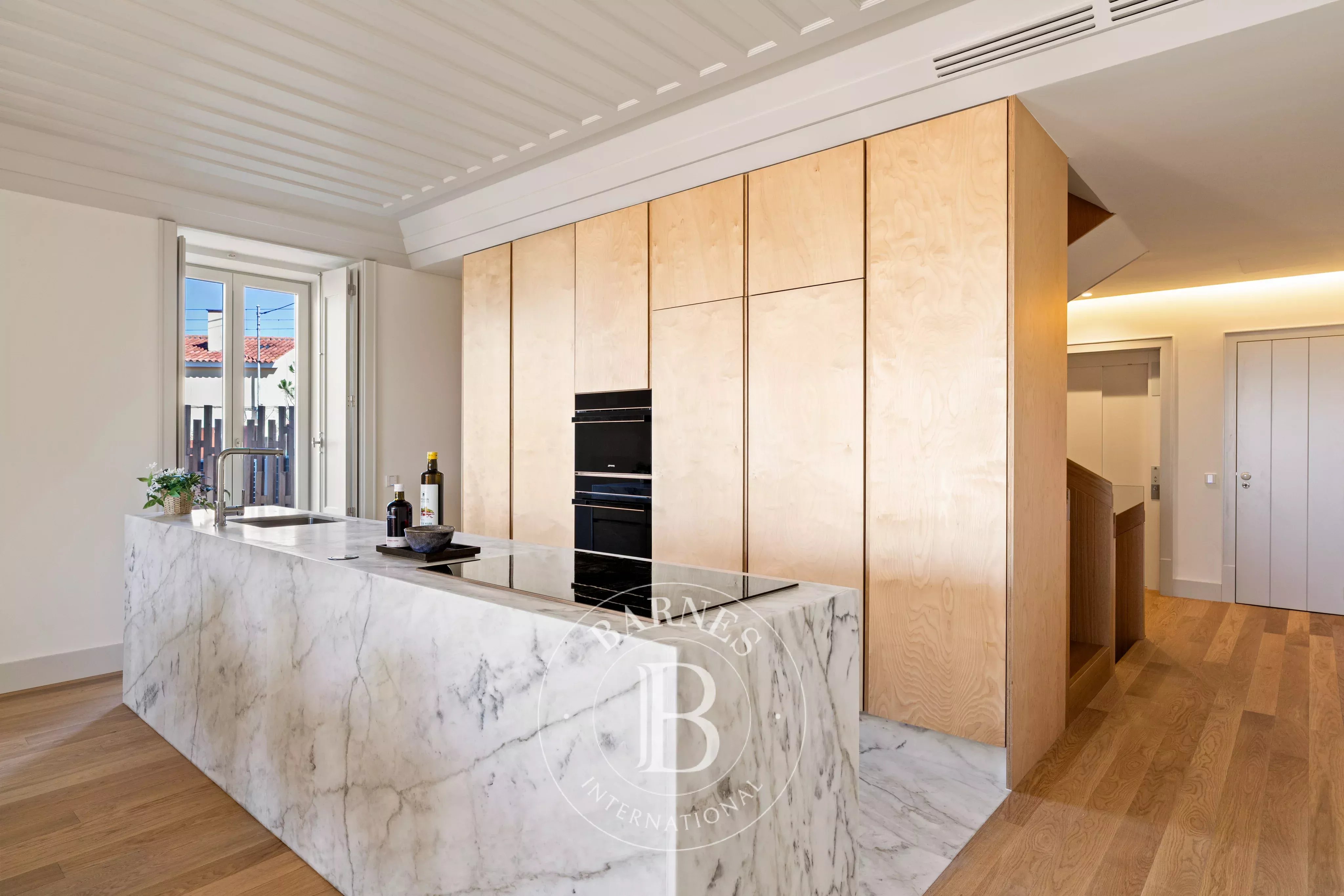 Jardin et vue sur la mer