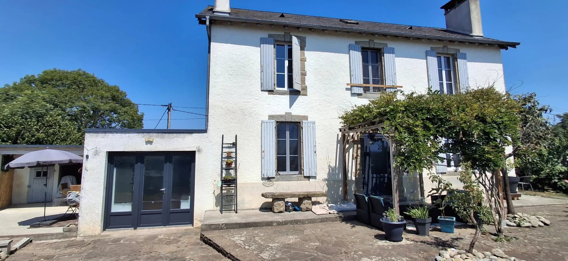 Sale Village house Nay