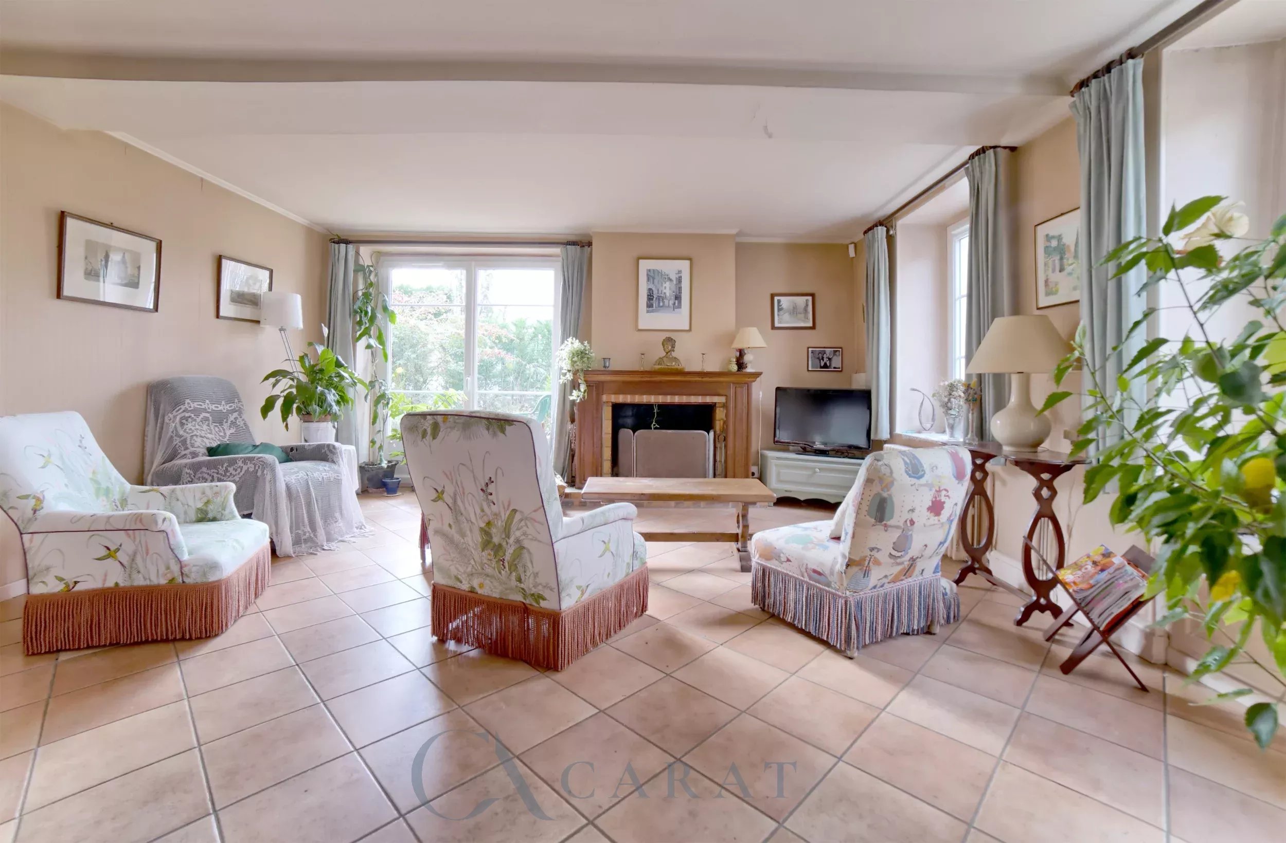 Maison ancienne à vendre à Gambais – village avec commerces et école