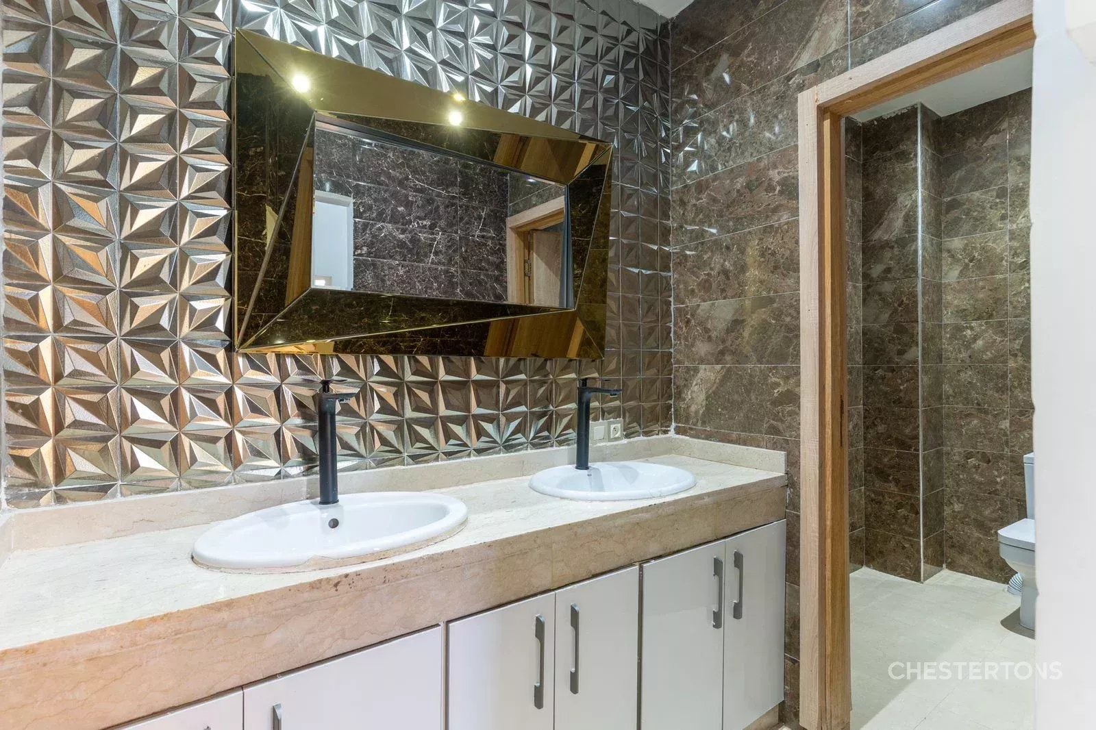 Image of Villa - 5 Bedrooms for Sale in Marrakech-Ménara-Marrakech-Morocco, Image 12