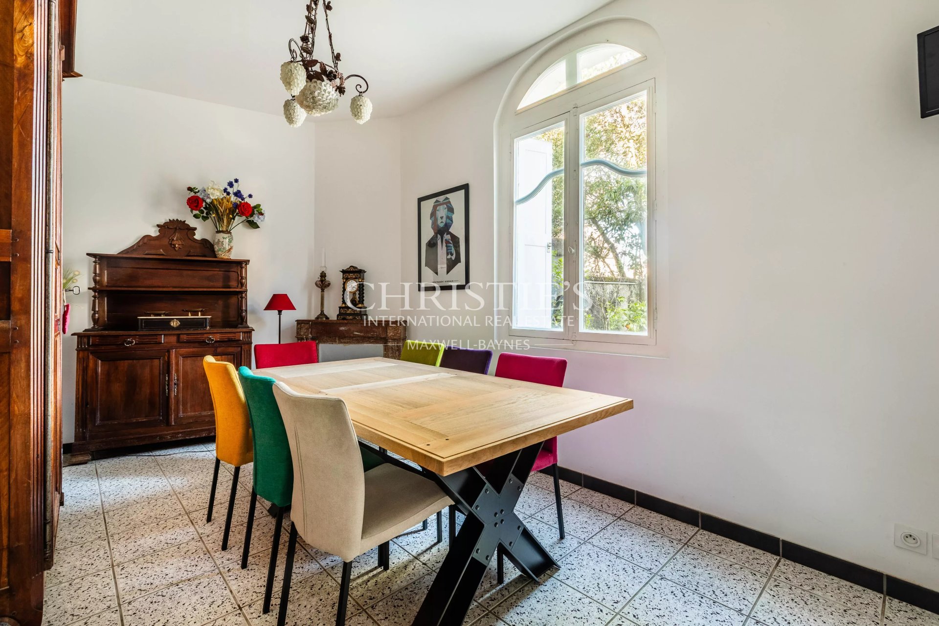 6 Bedroom Villa/Townhouse's Image 3