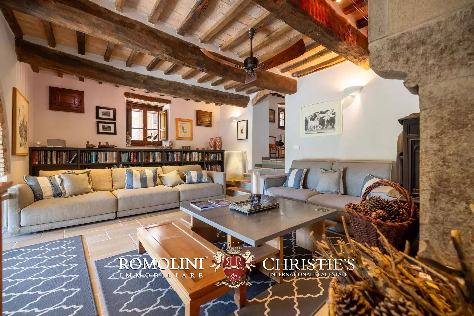 9 Bedroom Villa/Townhouse's Image 25