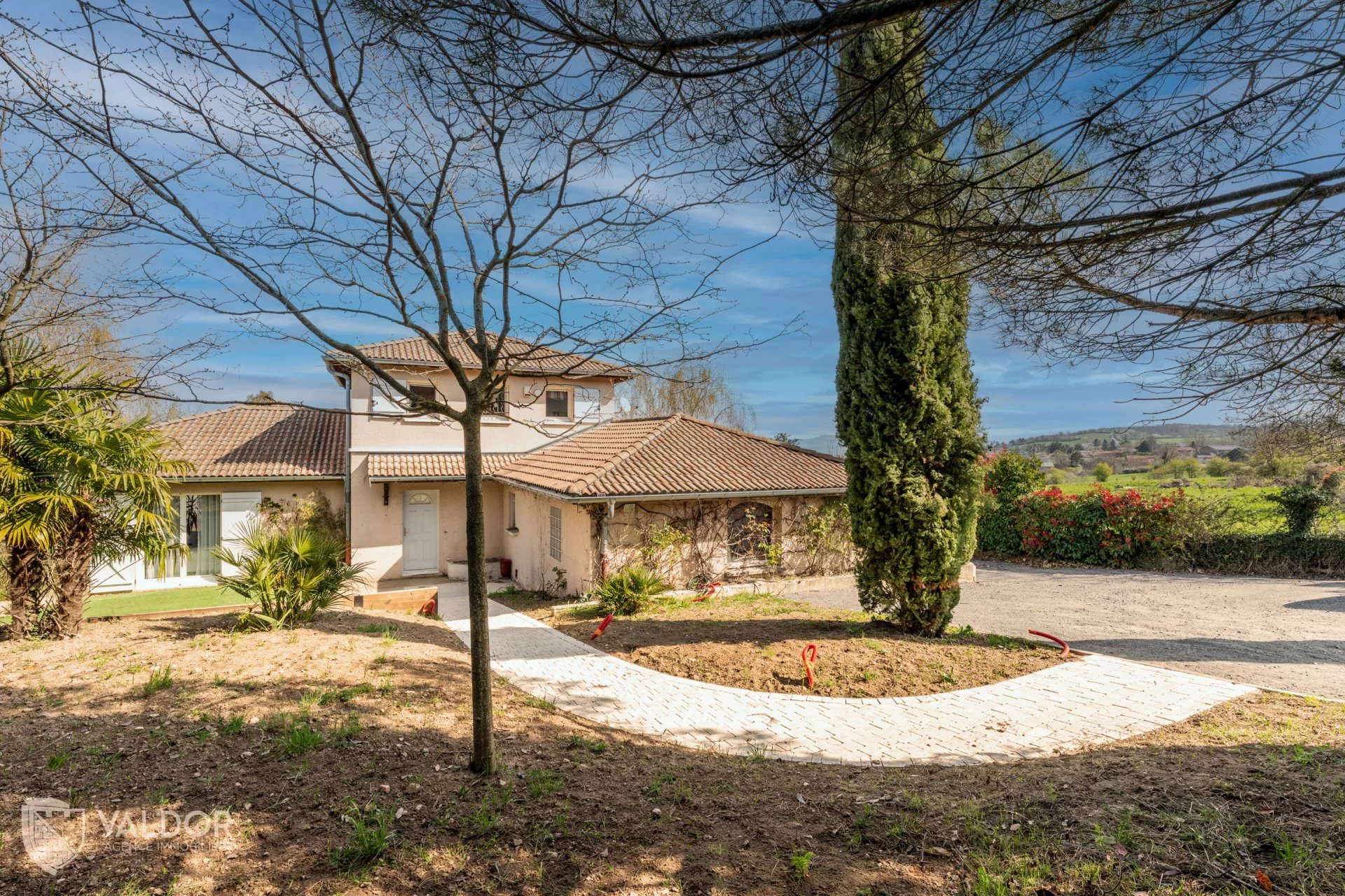 Maison familiale 5 chambres – 144 m² sur 1 100 m² de terrain