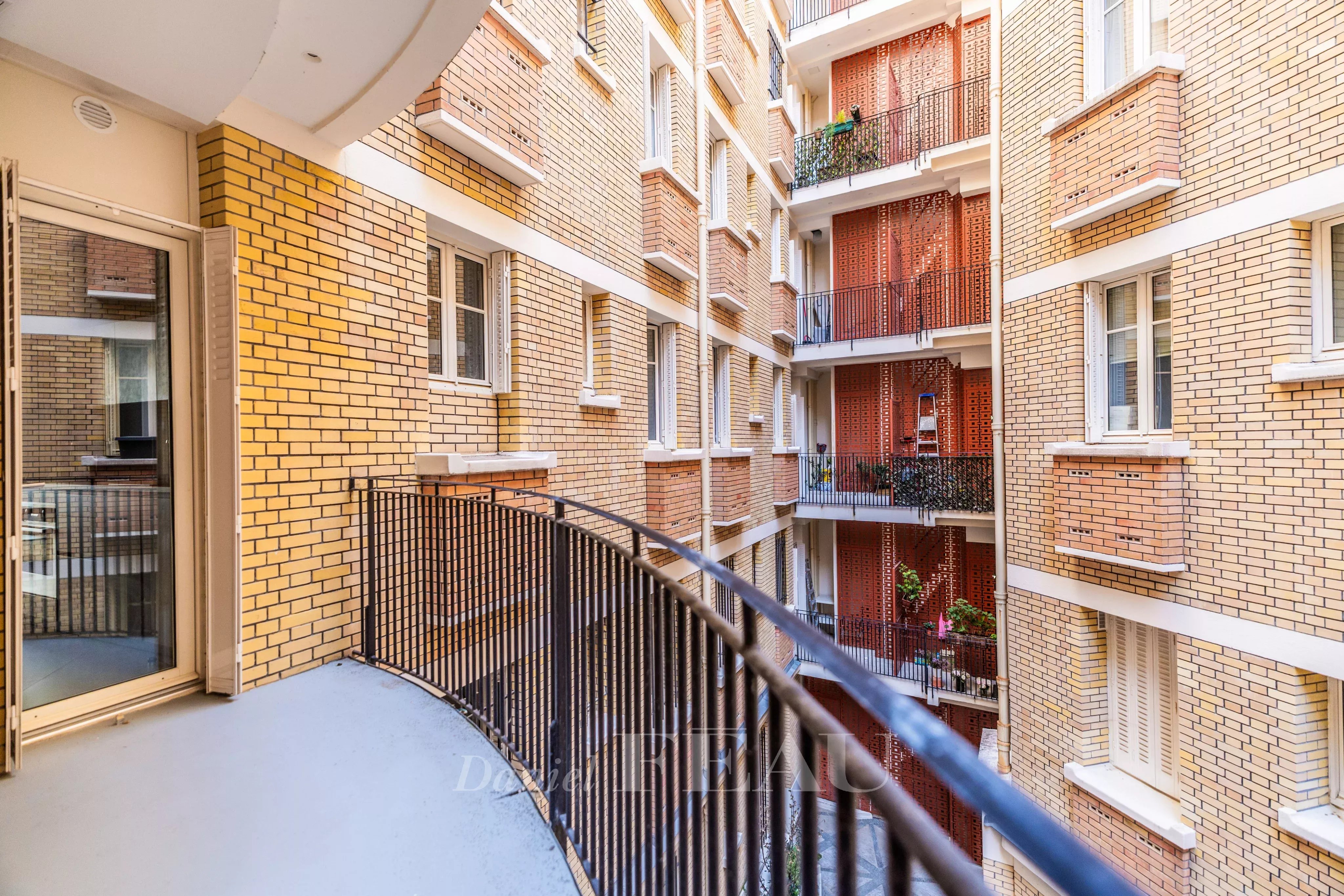 Sale Apartment Paris 16th