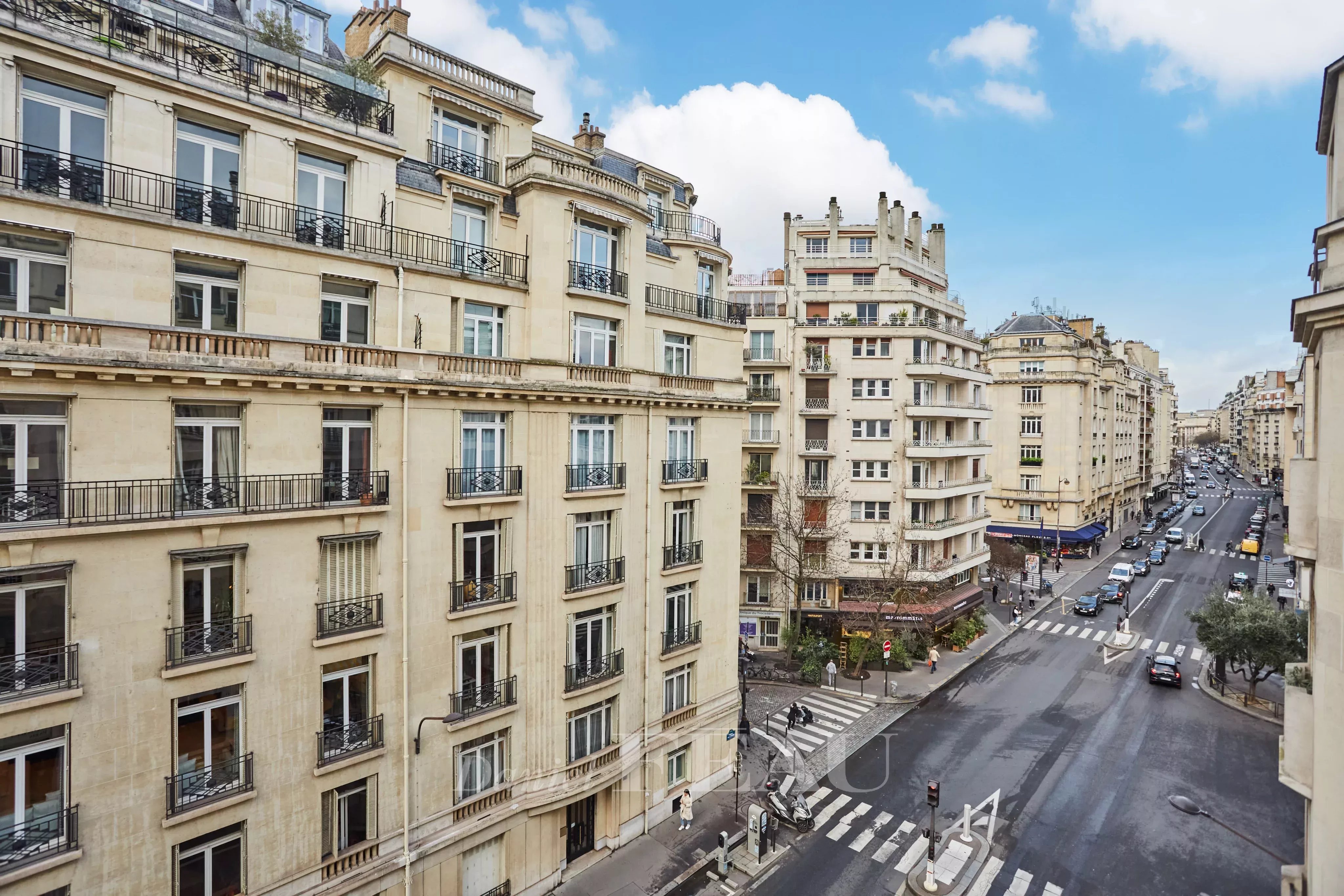 Sale Apartment Paris 16th