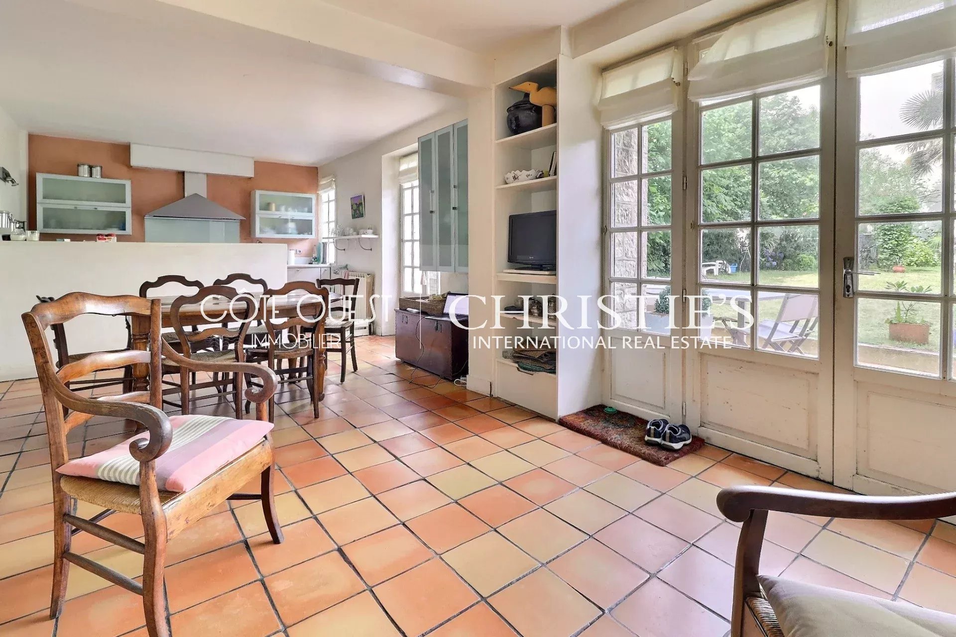 6 Bedroom Villa/Townhouse's Image 13