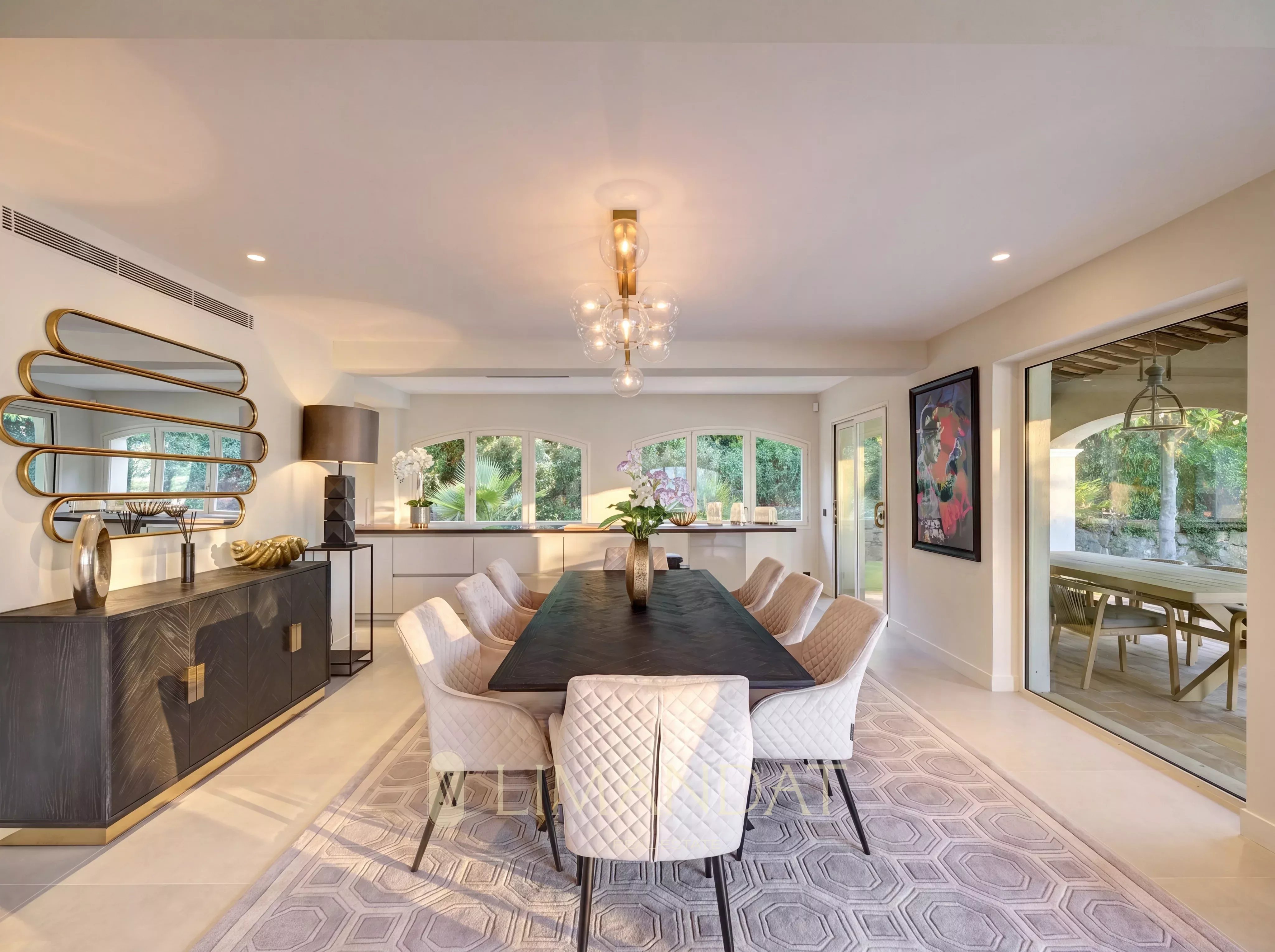 Location longue durée | Mougins – Villa néo-provençale 5 suites, piscine, parc paysager 3 500 m²