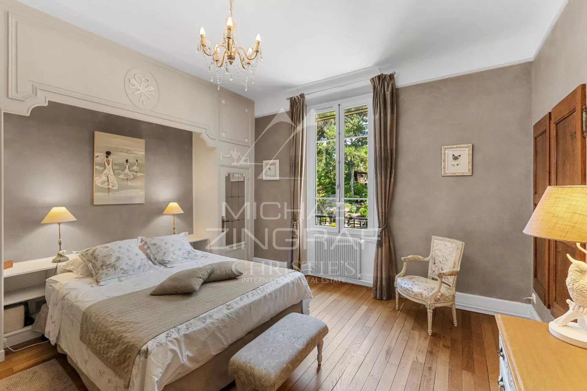 6 Bedroom Villa/Townhouse's Image 3