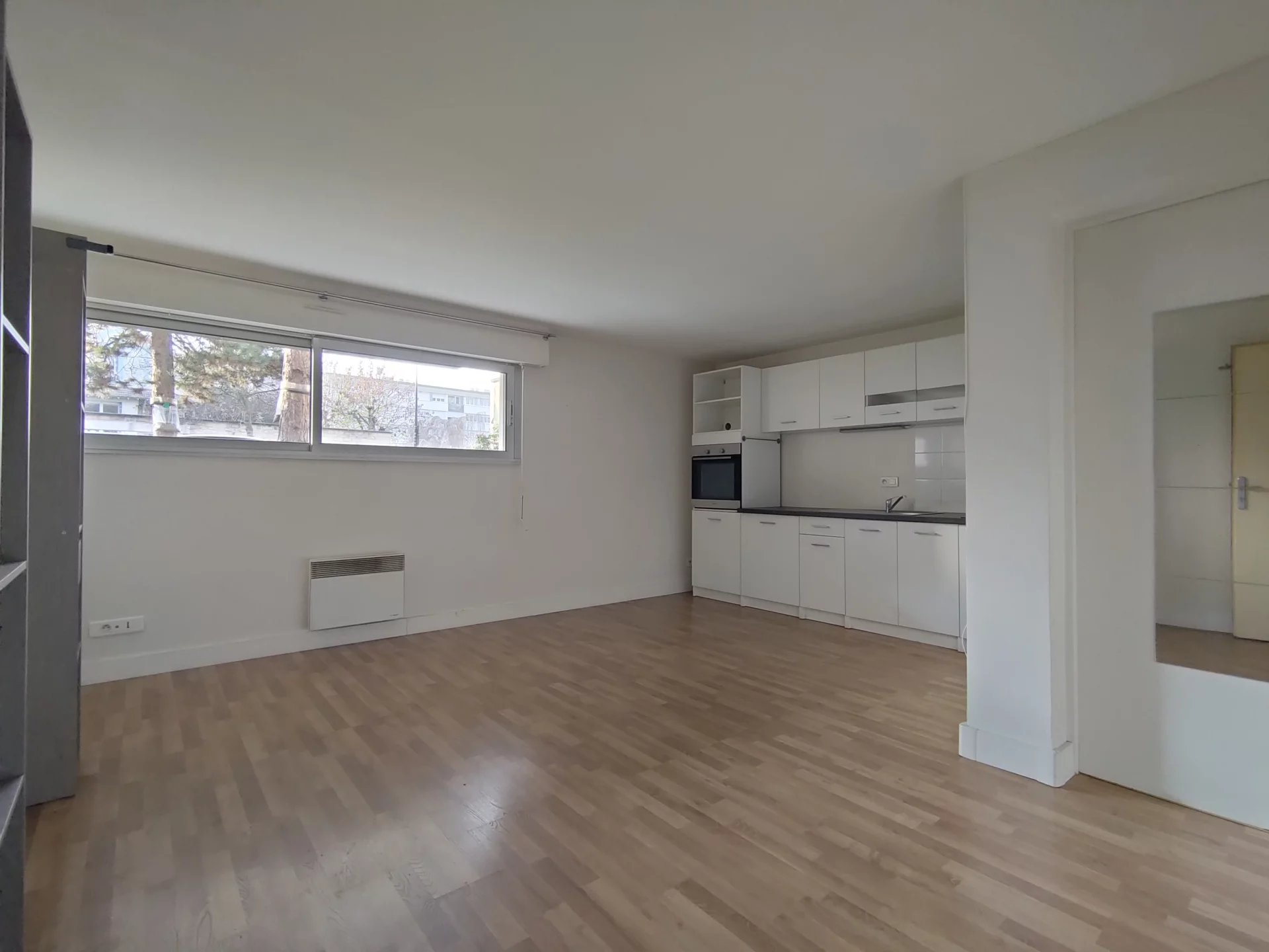 Agence immobilière de PARIS - LONDON - PAROS