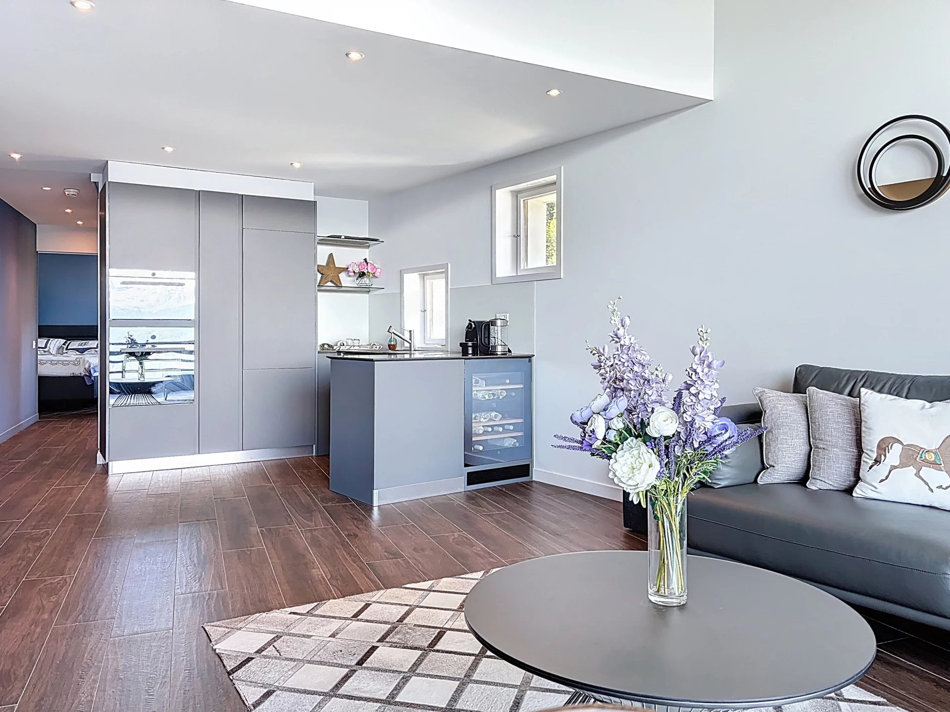 Deux magnifiques appartements de standing reliés avec une avec une vue panoramique sur les Alpes