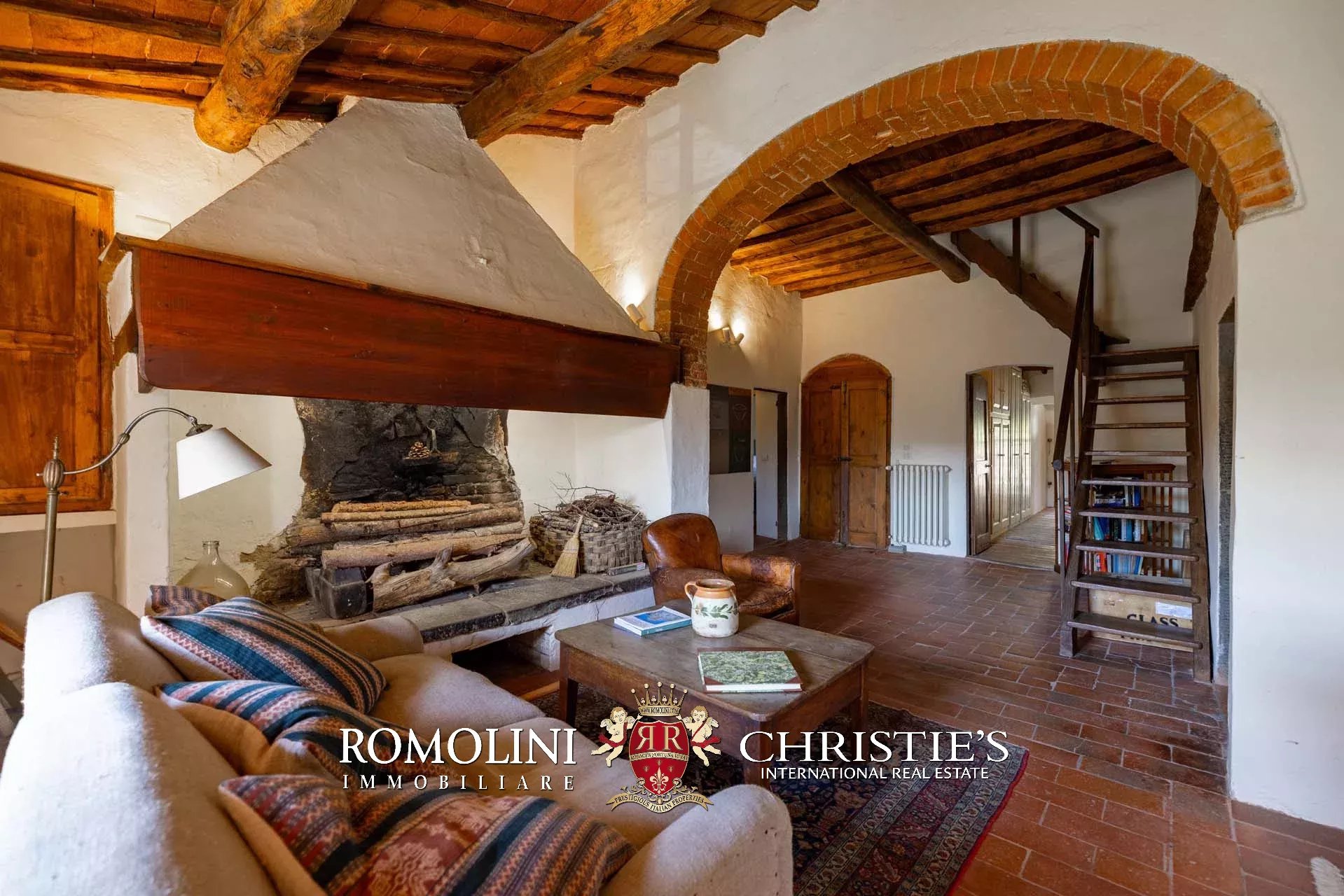 5 Bedroom Vineyard's Image 48