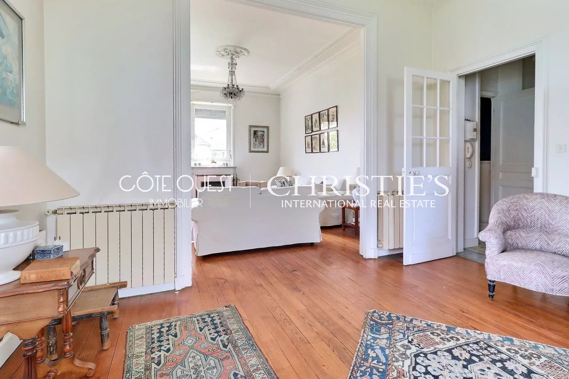 6 Bedroom Villa/Townhouse's Image 9