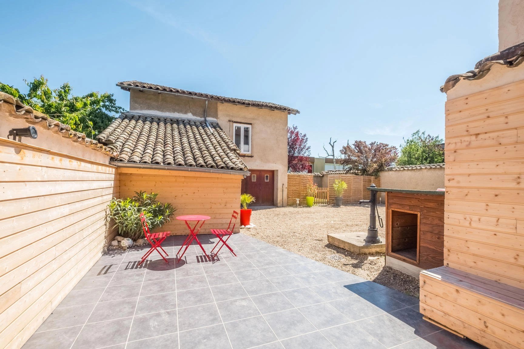 Maison de village avec jardin