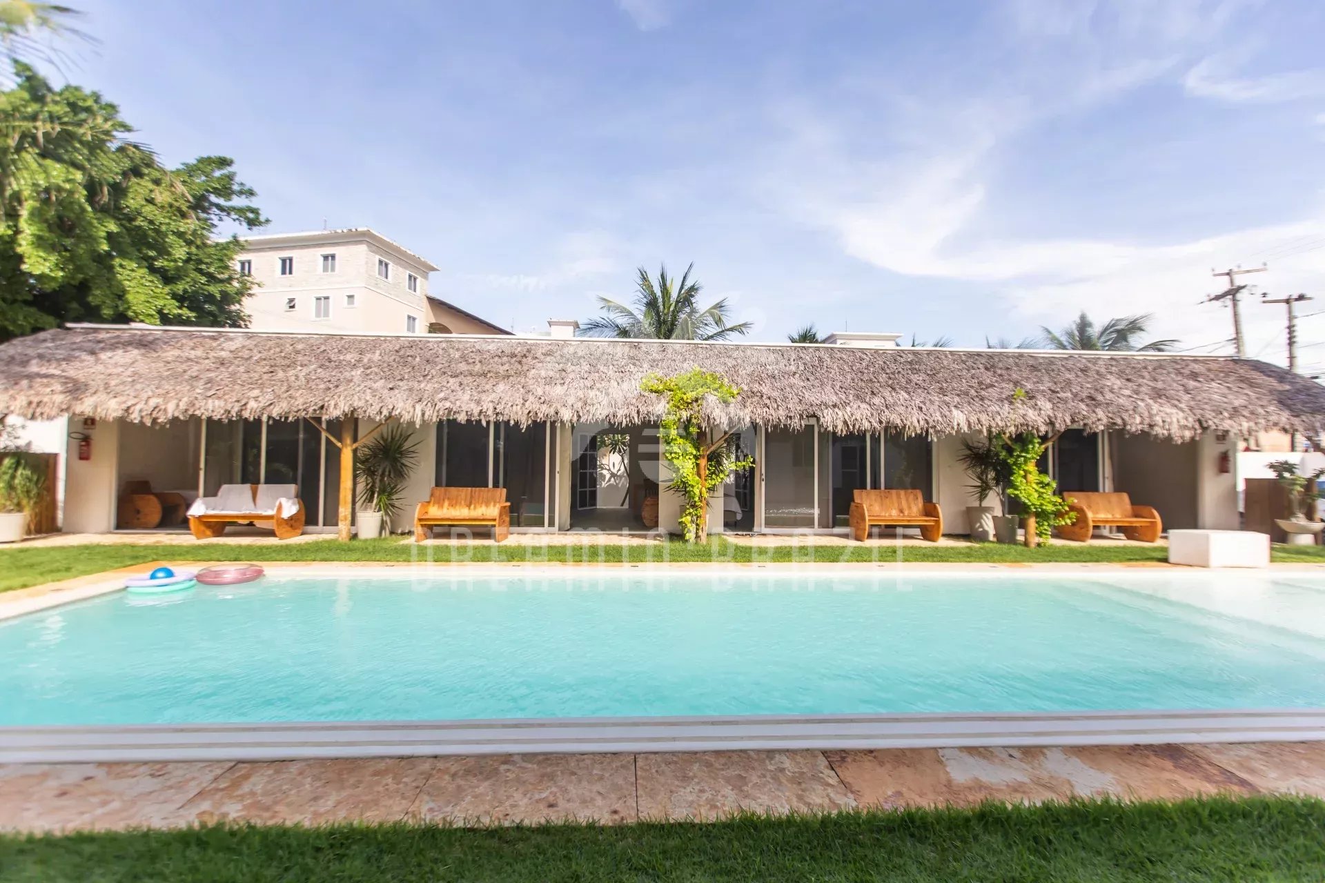 House/pousada with commercial premises on...