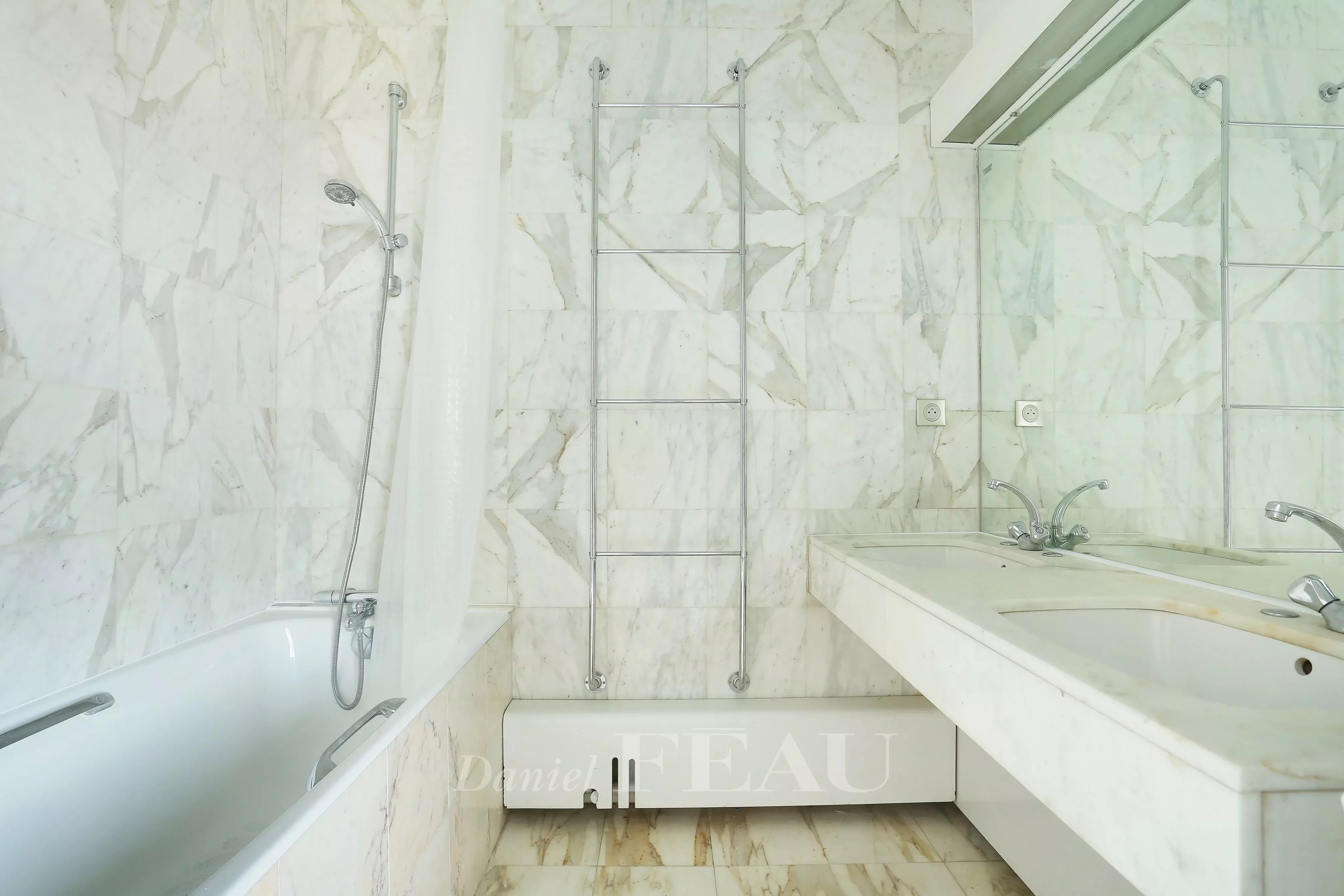Location Appartement Paris 7ème