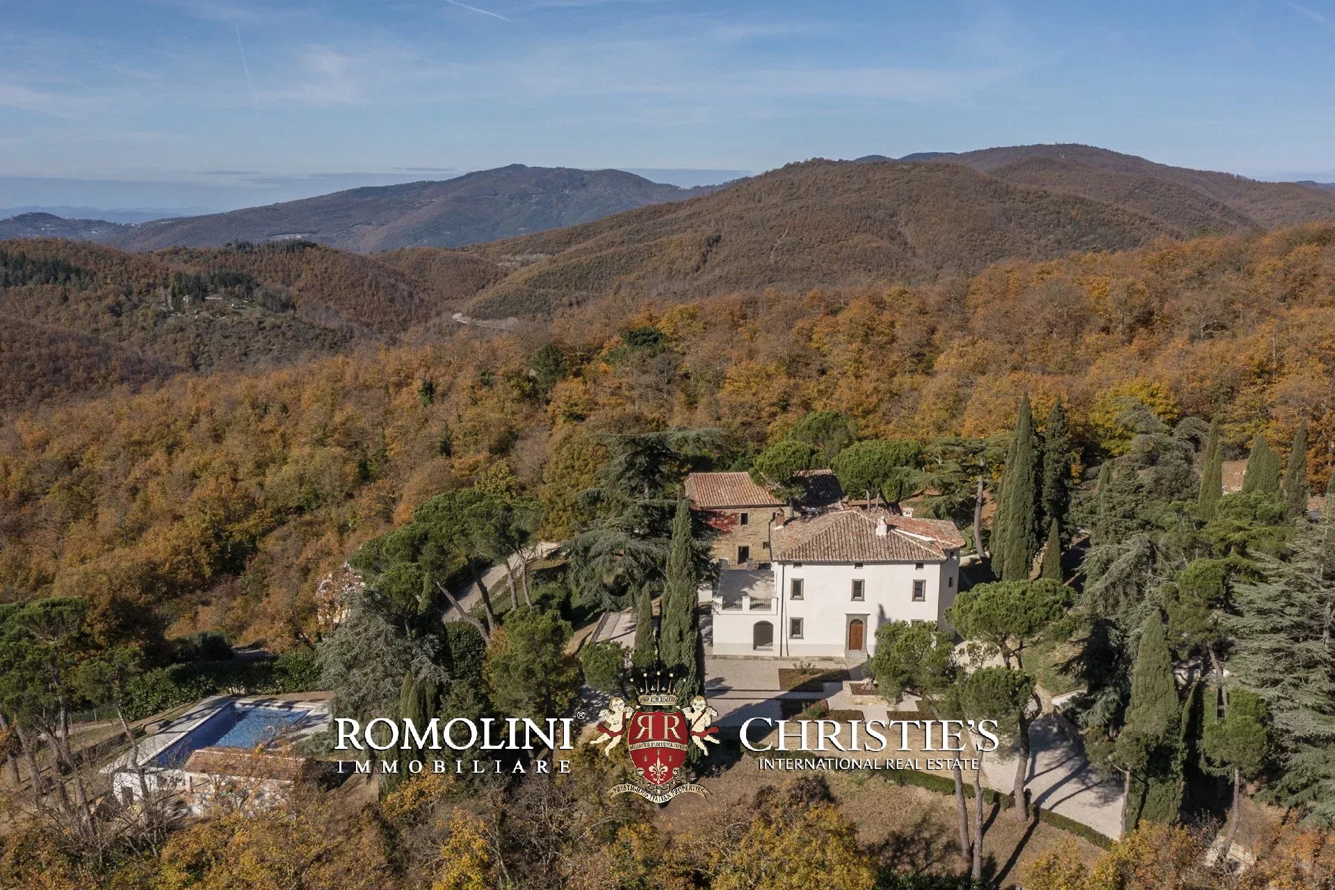 ART-NOUVEAU VILLA FOR SALE IN A PANORAMIC POSITION OVER LAKE TRASIMENO, UMBRIA