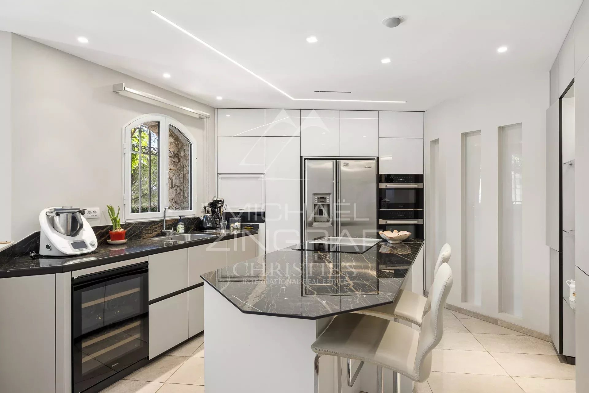 4 Bedroom Villa/Townhouse's Image 4