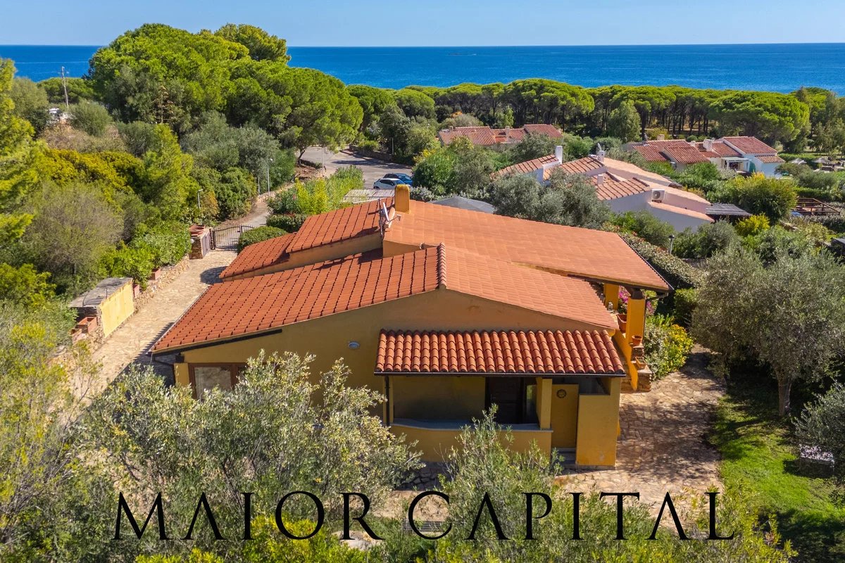 Villa in Budoni - view 1