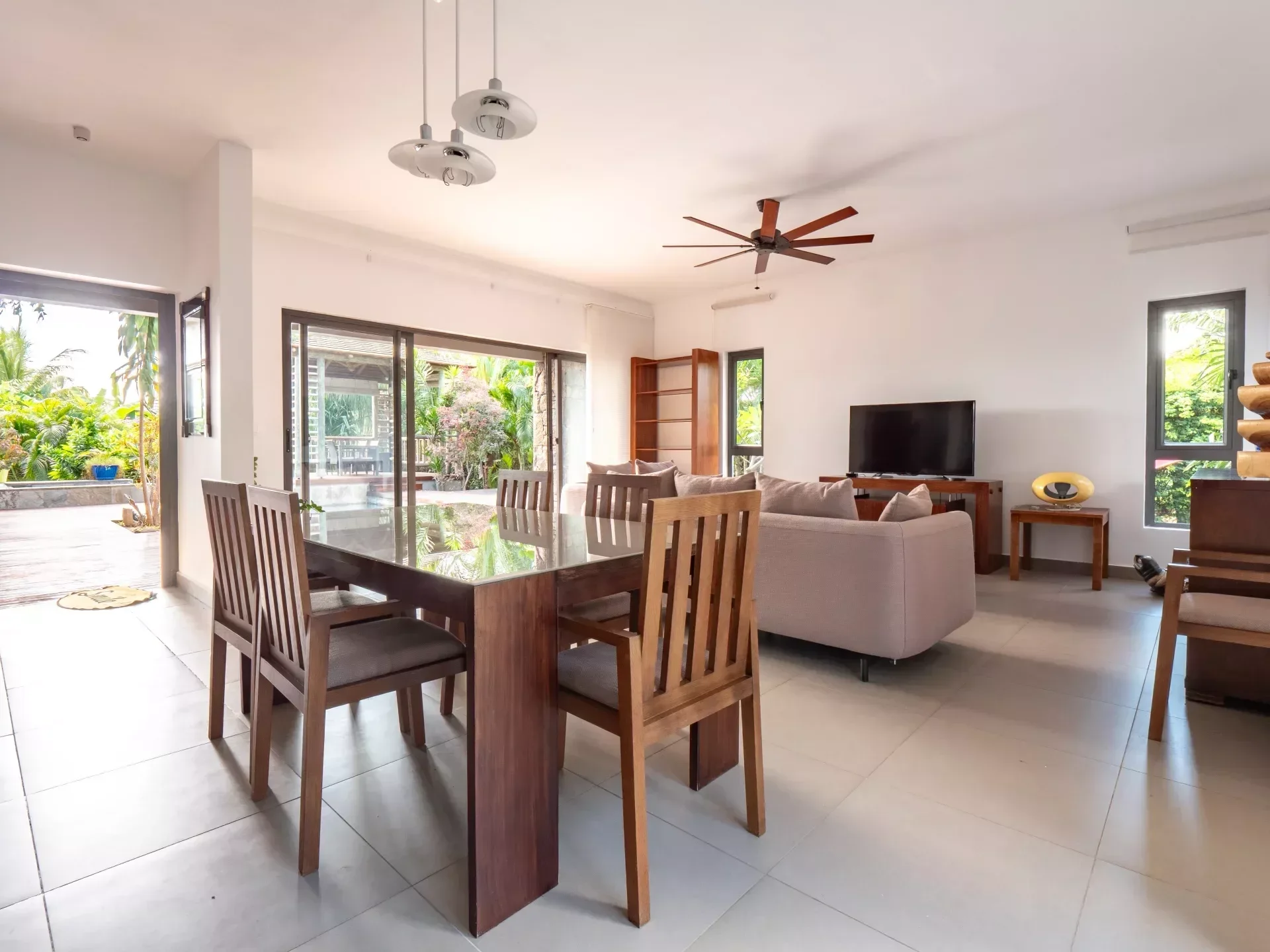 Renovated Villa in Tamarin, High Rental Potential - photo 4