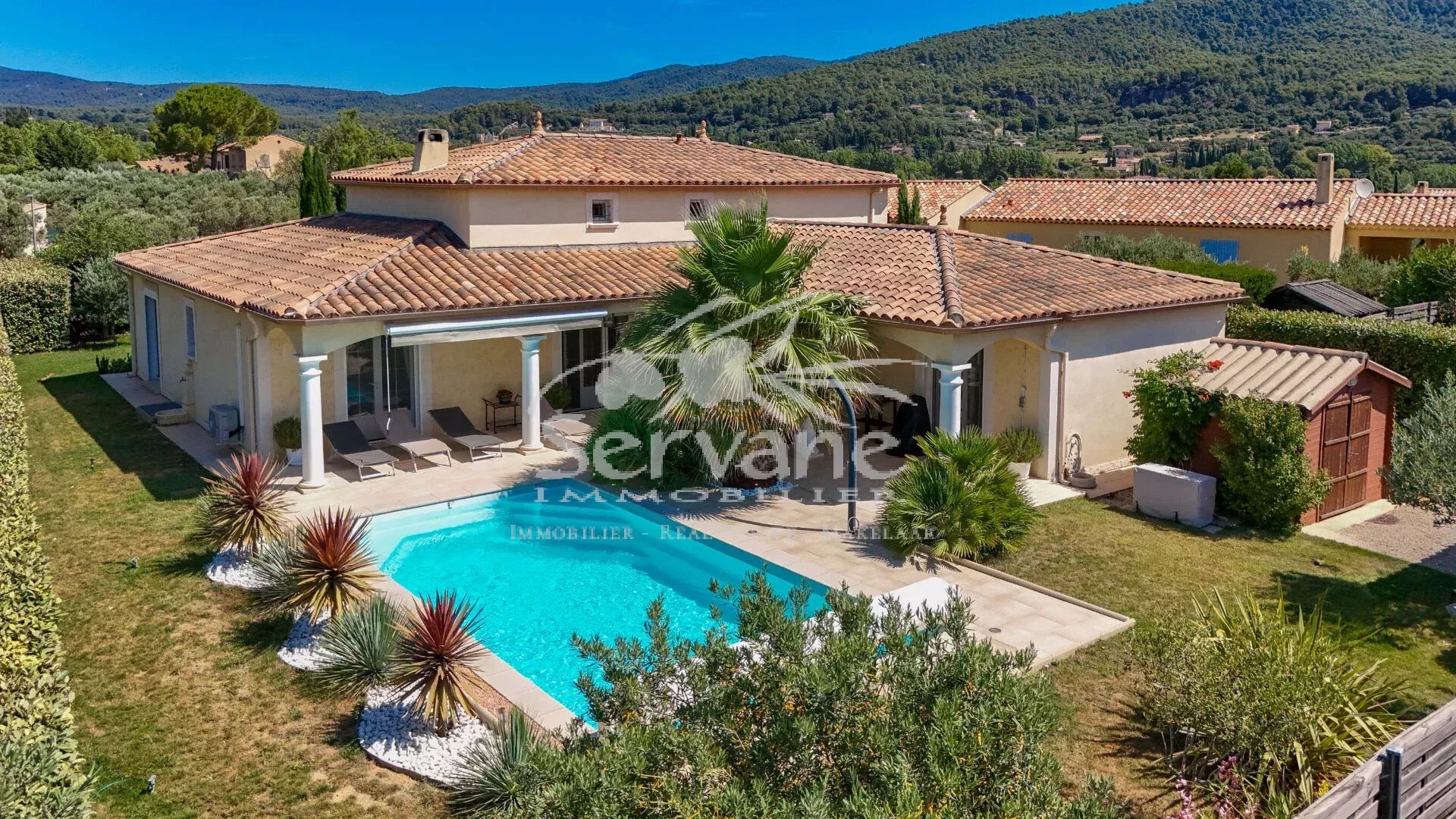 VERY NICE 4 BEDROOMS VILLA WITH POOL FOR SALE AUPS