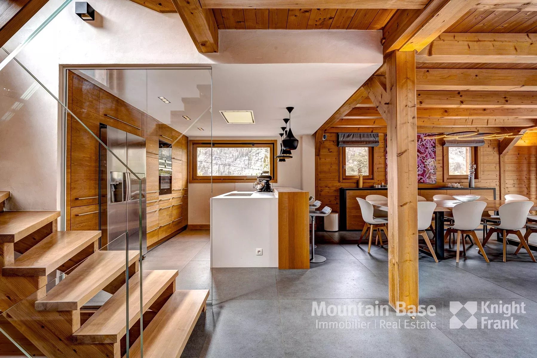 Photo of Beautifully finished 5 bedroom chalet with independent apartment in Les Houches