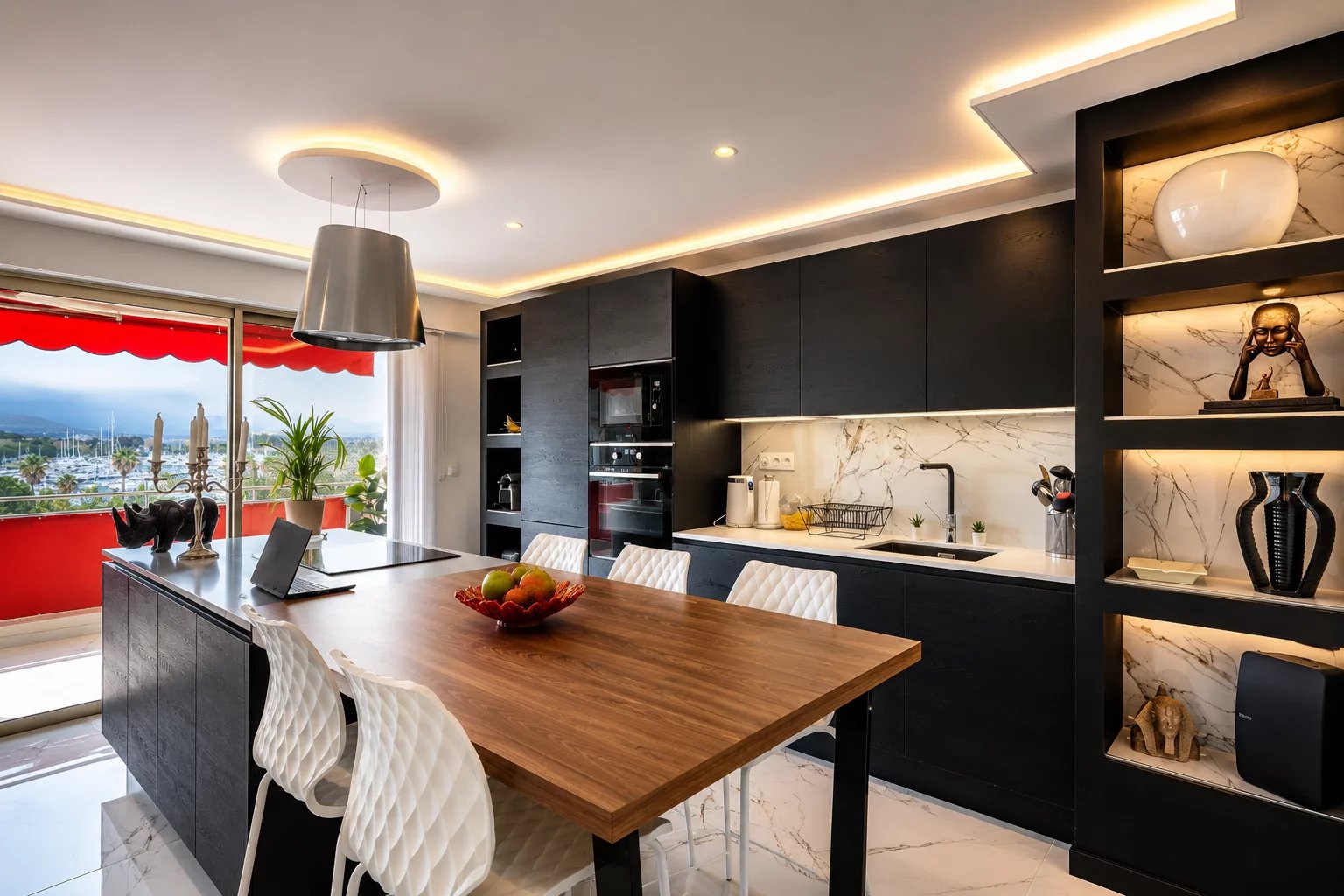 Superb Renovated Apartment – Antibes City Center, Vauban District – Open View of the Port
