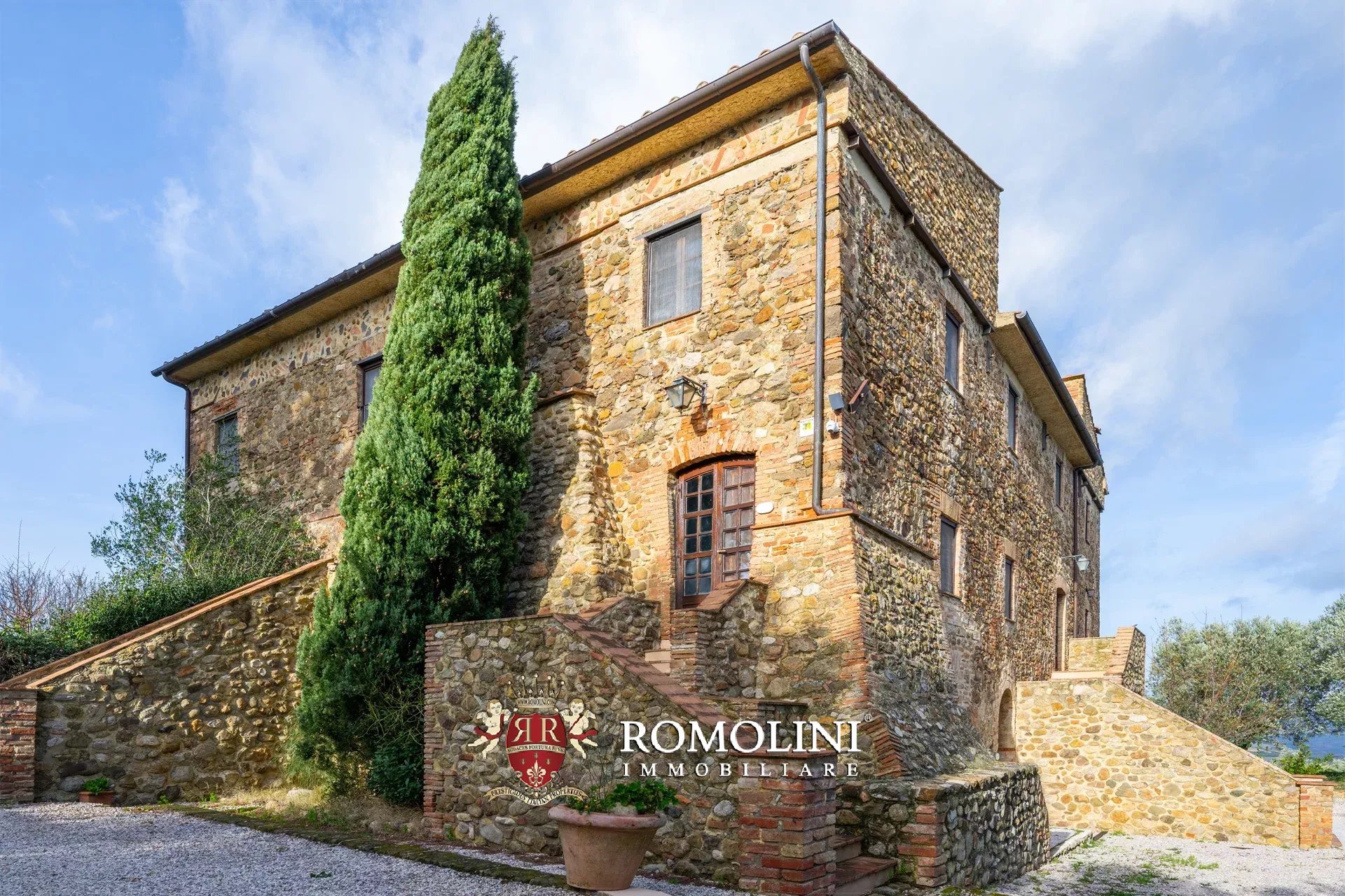 13 Bedroom Villa/Townhouse's Image 20