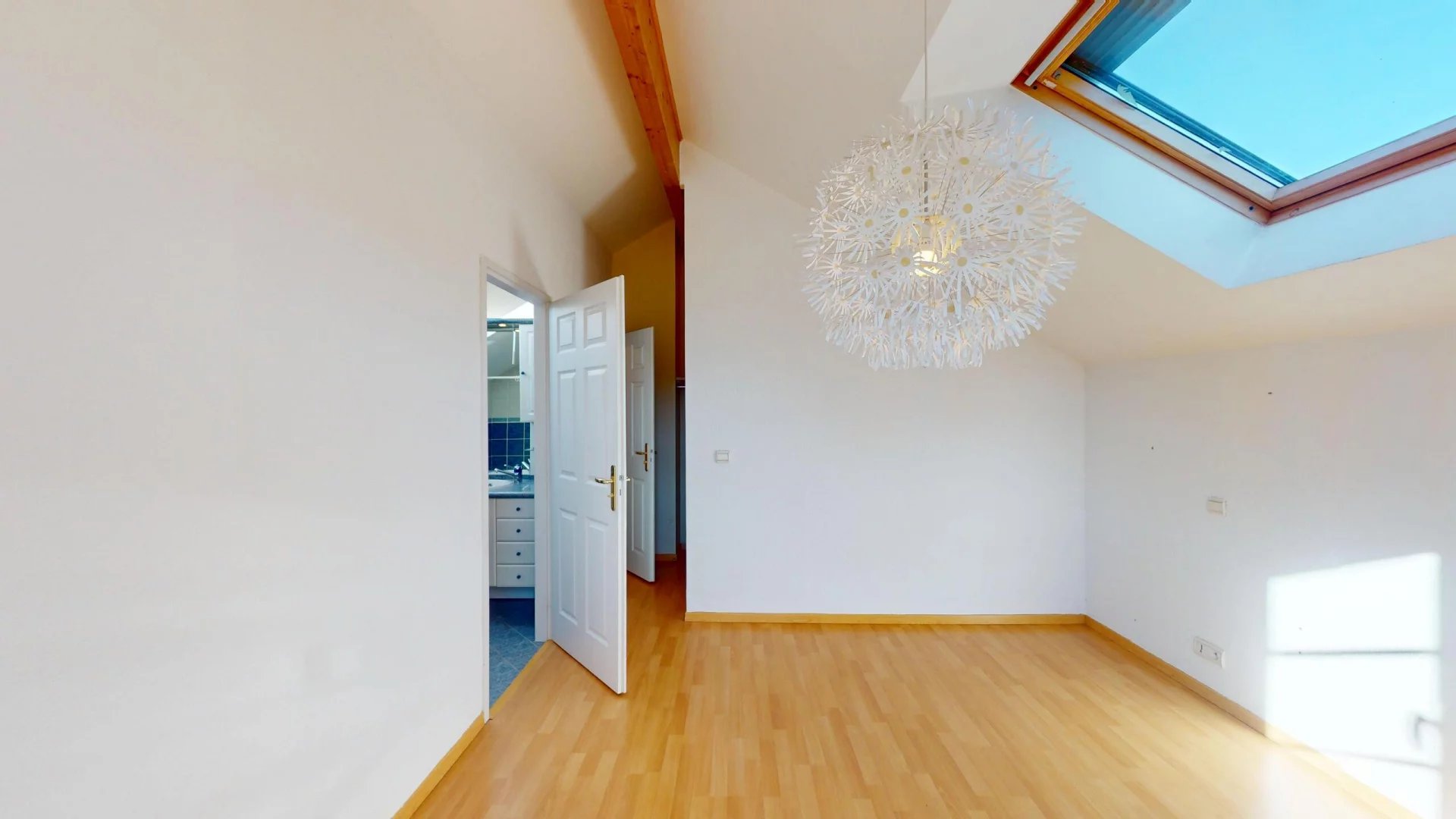 Villa 3 chambres, 3 SdB, jardin, dans résidence piscine - prox. Genève