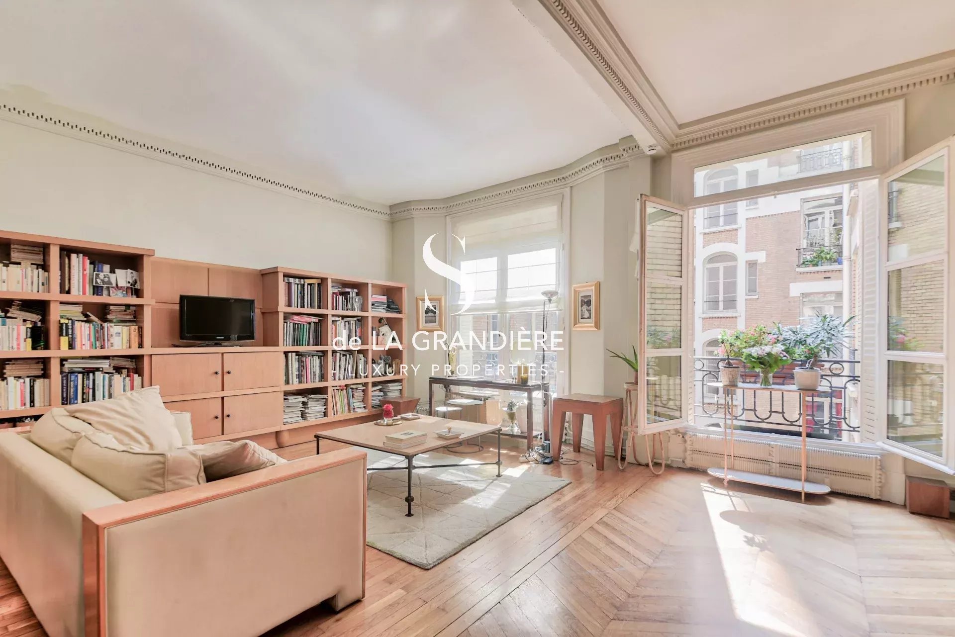 Paris 16ème - rue de la Faisanderie - 149m2