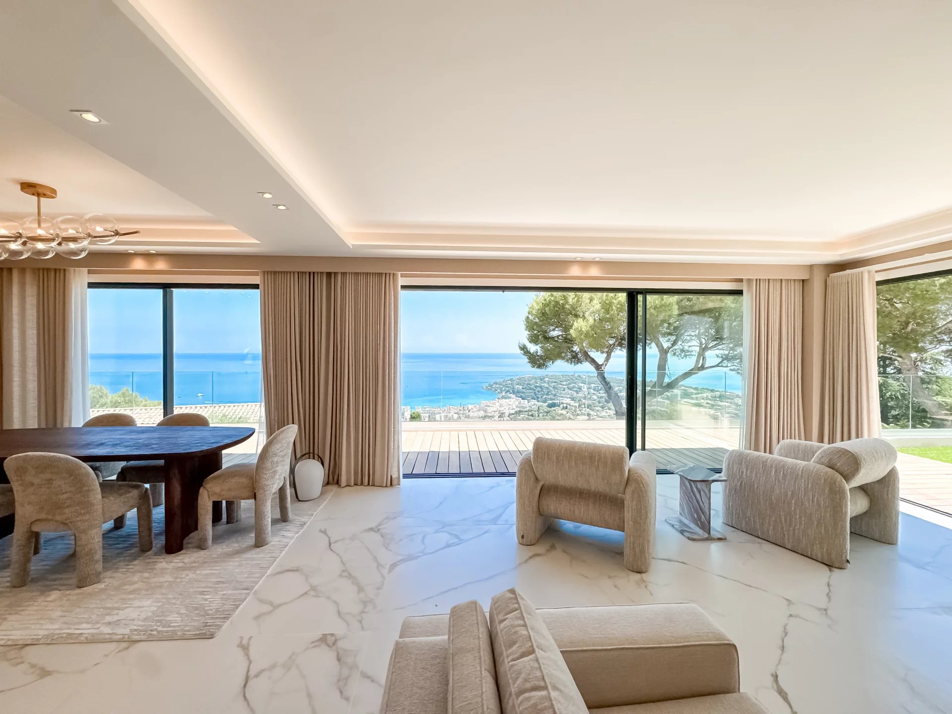 Roquebrune Cap Martin : Luxurious Villa Opportunity
