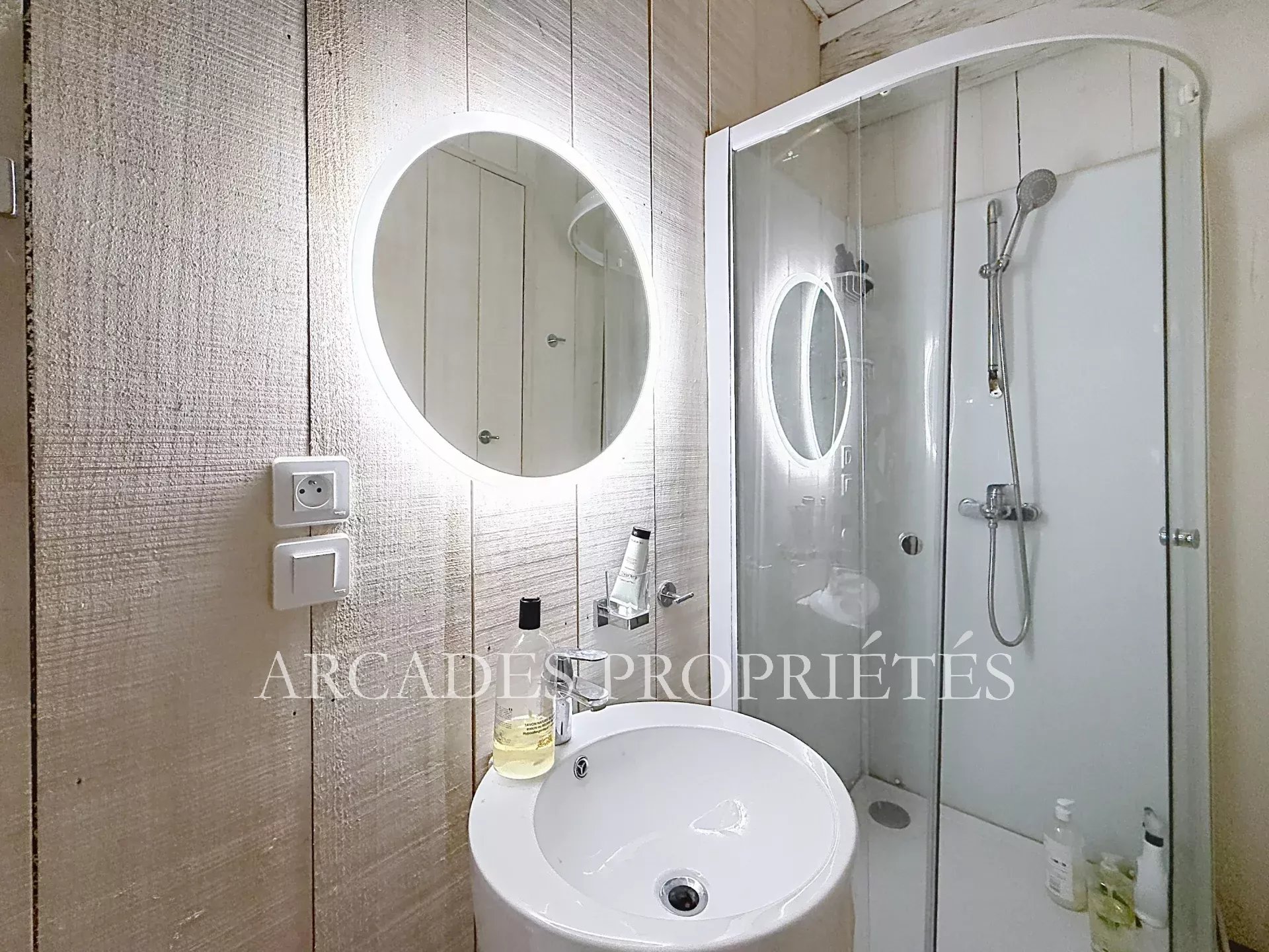 Sale Property Frontenac