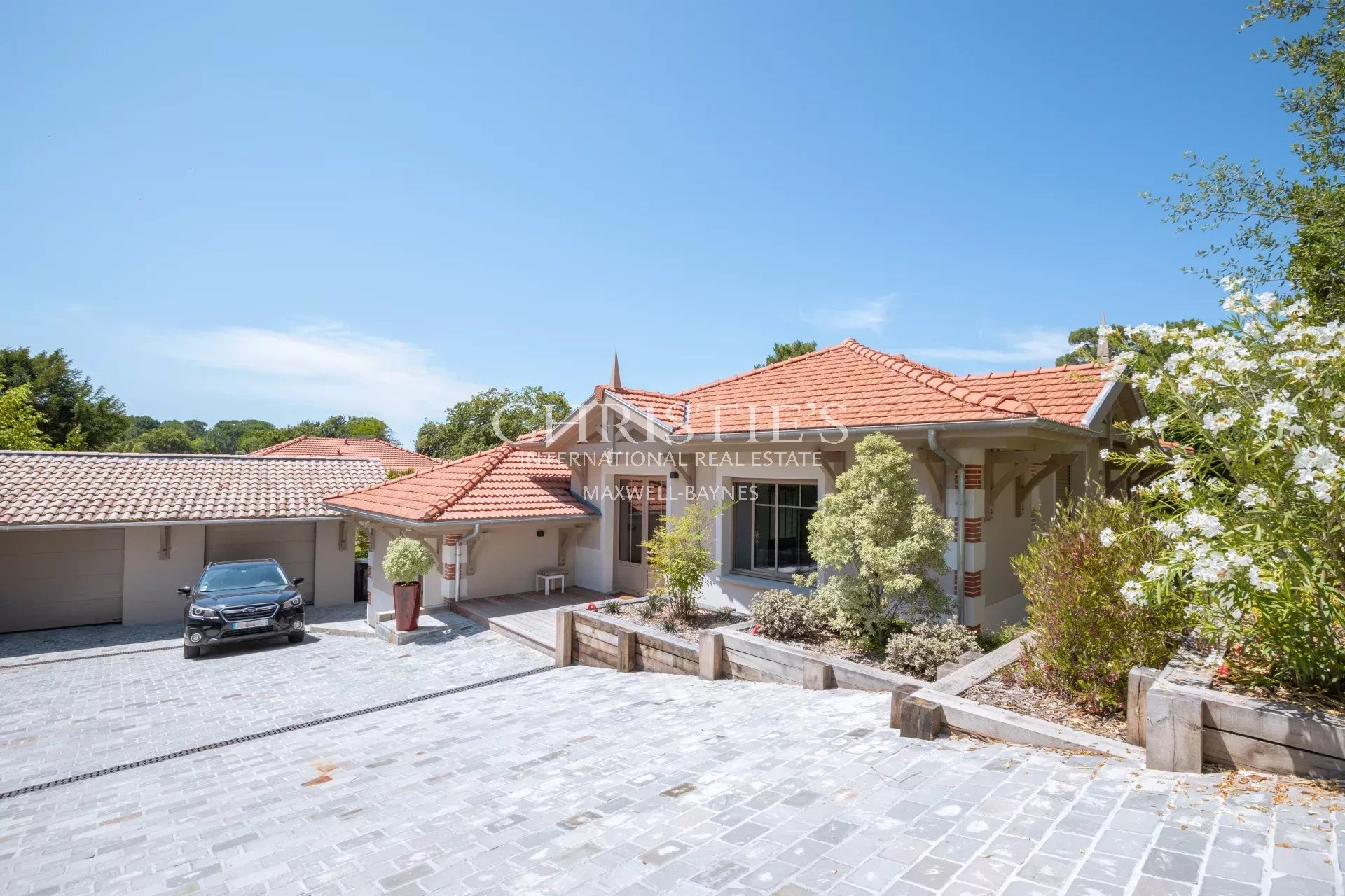 4 Bedroom Villa/Townhouse's Image 6