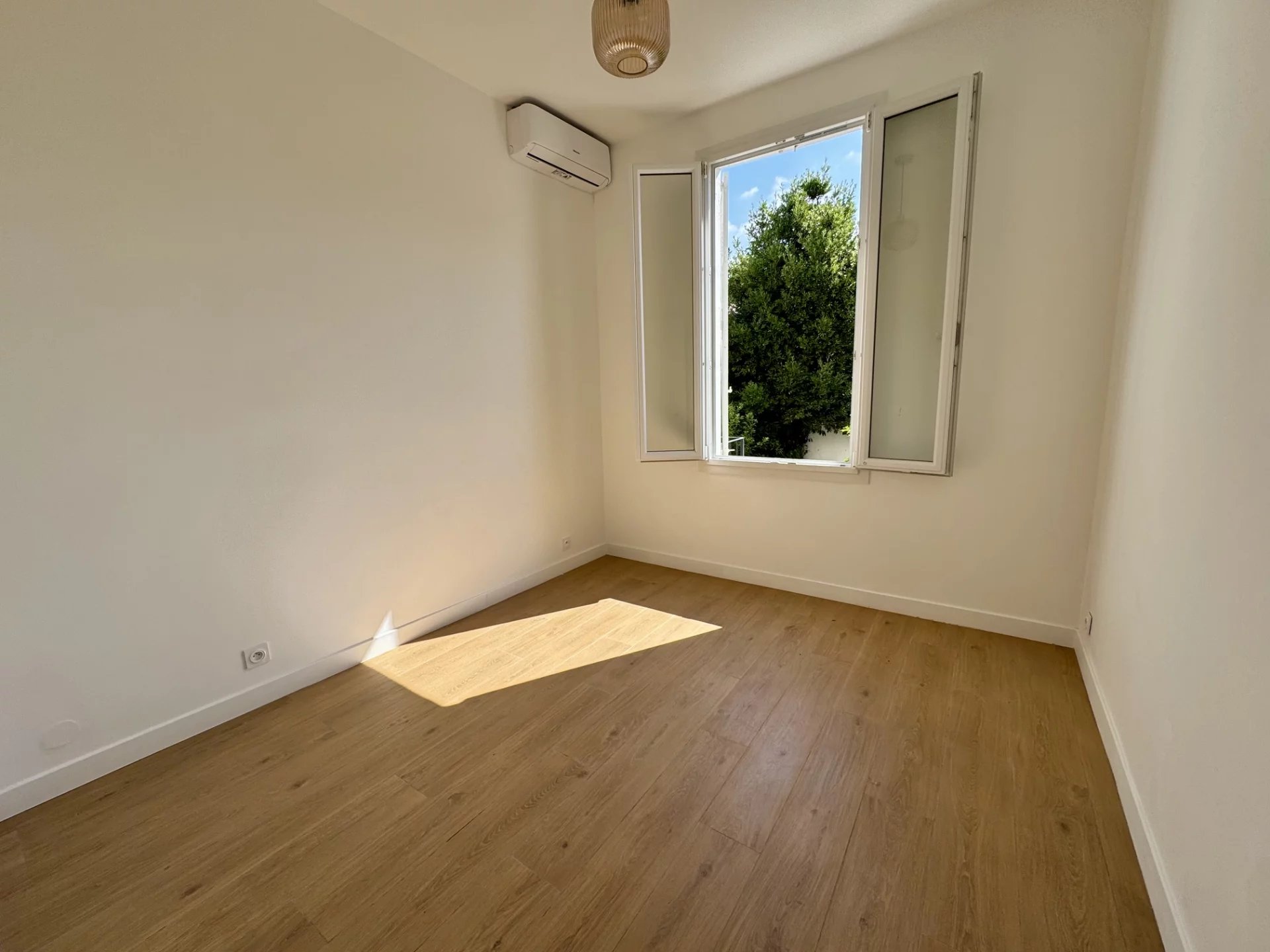 Cannes vente 3 pièces au calme absolu dans maison bourgeoise