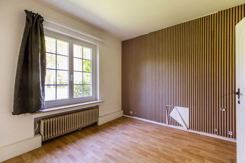 Prachtige Lipszyc villa met potentieel in privédomein of 7 ha