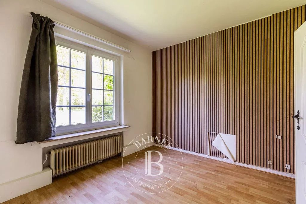 Belle villa Lipszyc avec potentiel dans domaine privé de 7ha