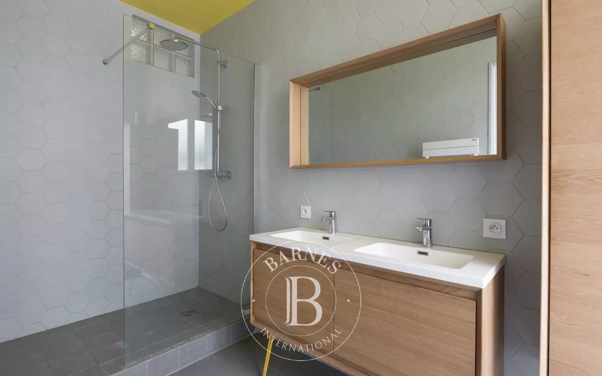 Daire Paris 9ème - picture 17