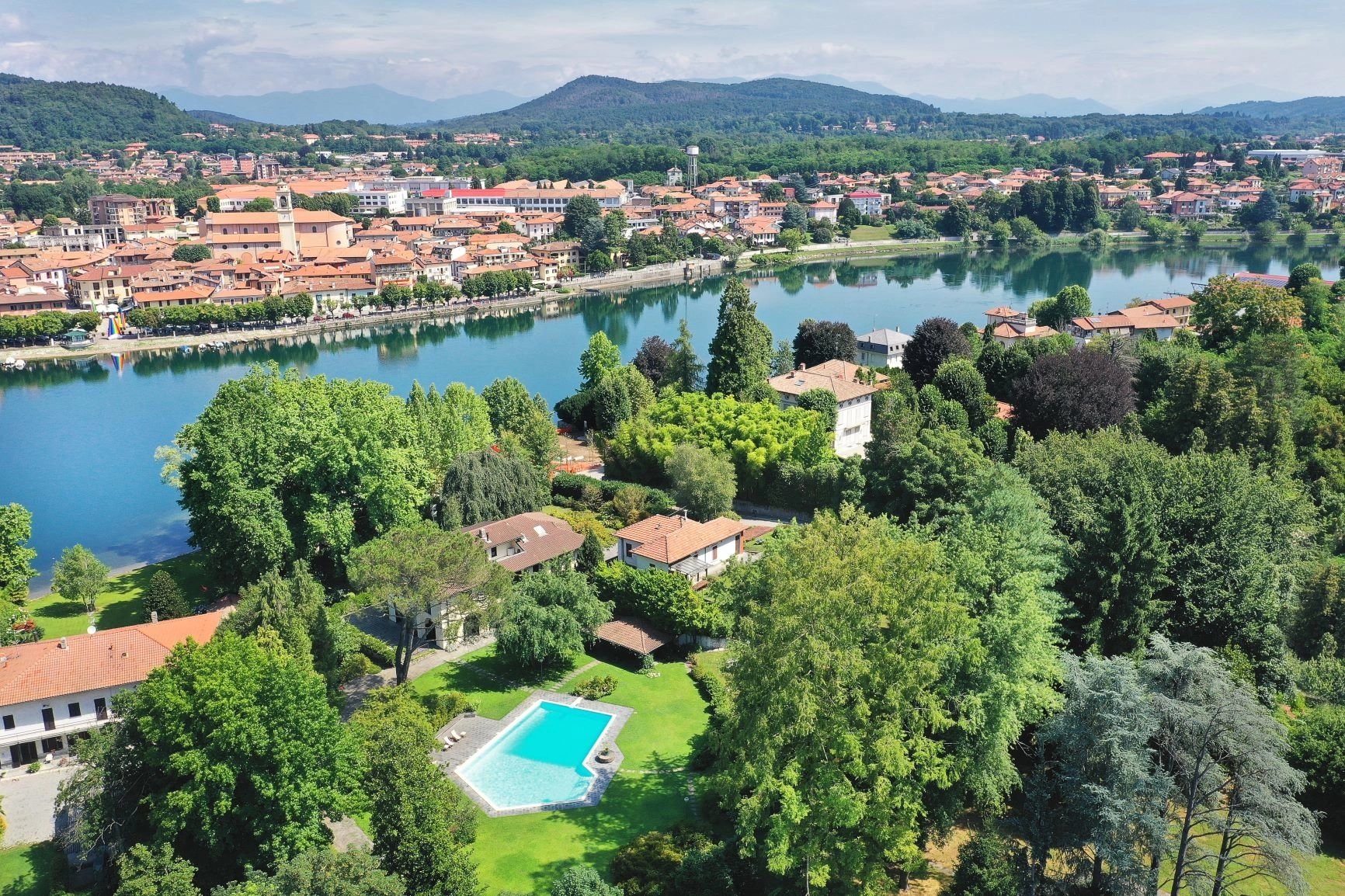 Villa in the Ticino National Park. Lake Maggiore - picture 5 title=