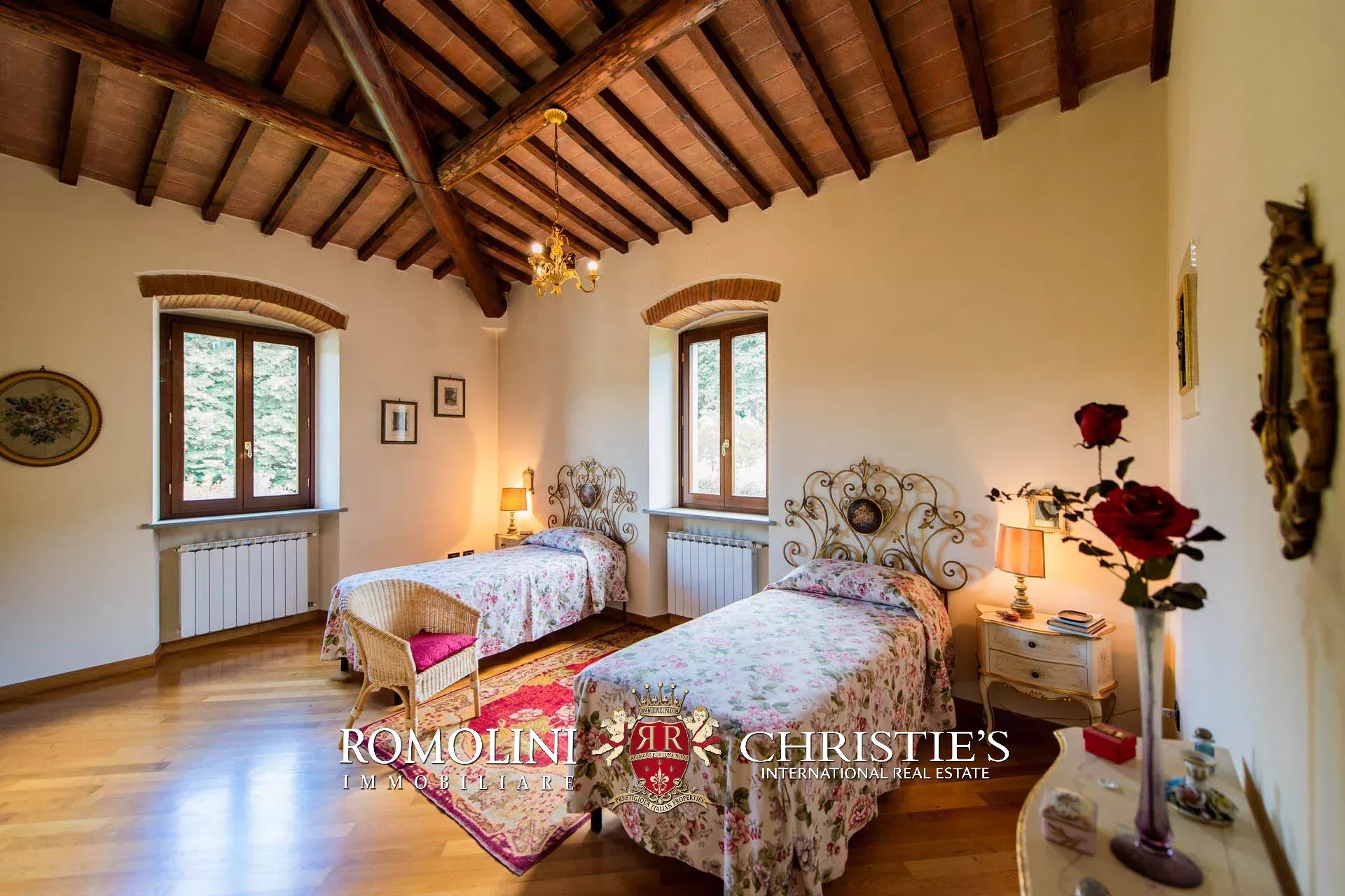 6 Bedroom Villa/Townhouse's Image 37