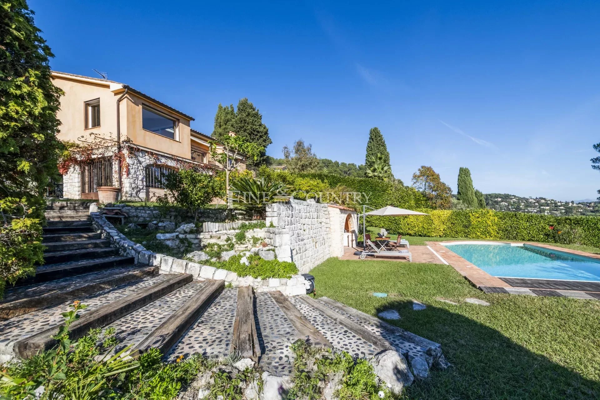 Photo of Villa for sale close to Saint Paul de Vence with Views