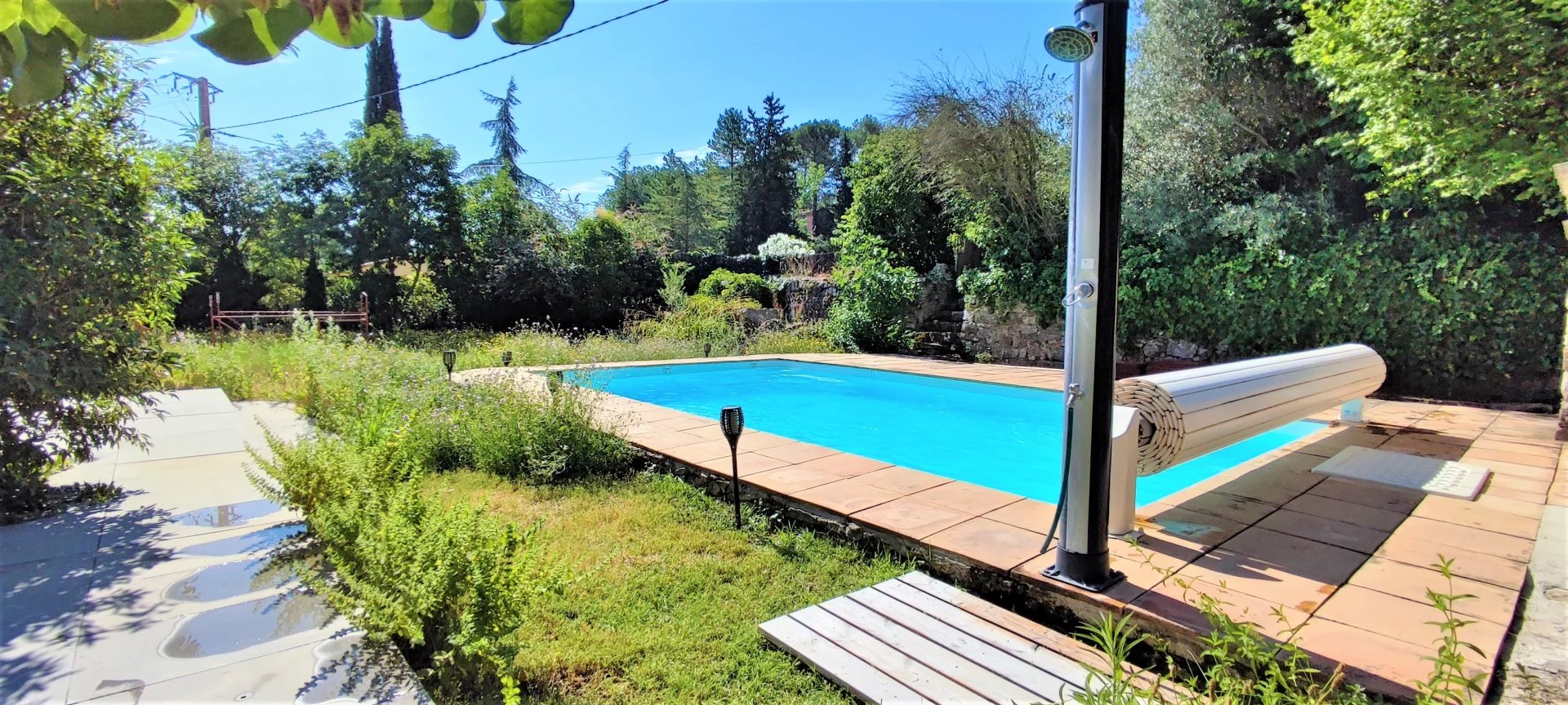 CARCES - Villa 5 chambres avec piscine et dépendances sur 1.515m²