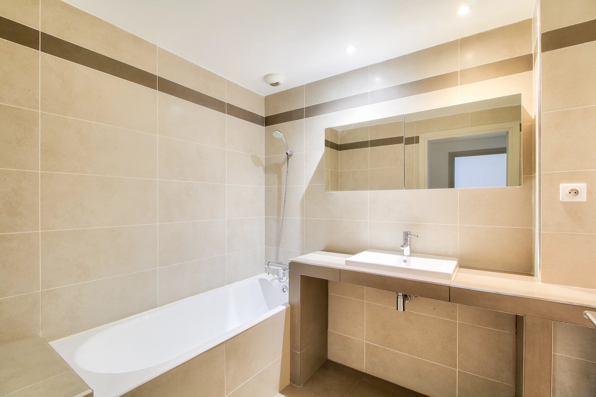 2 Bedroom Apartment/Flat's Image 13