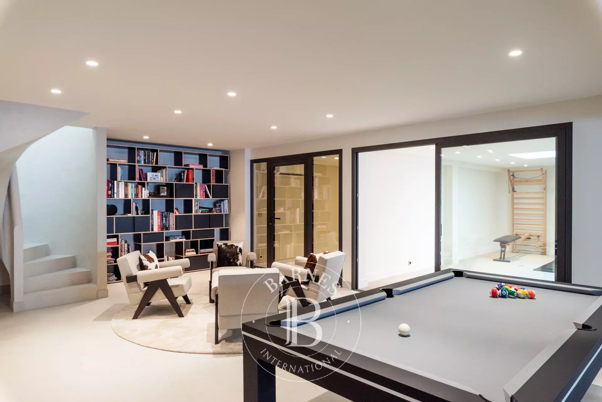 Roquefort-les-Pins - Highly sought-after residential area - New villa with breathtaking sea views - picture 23 title=