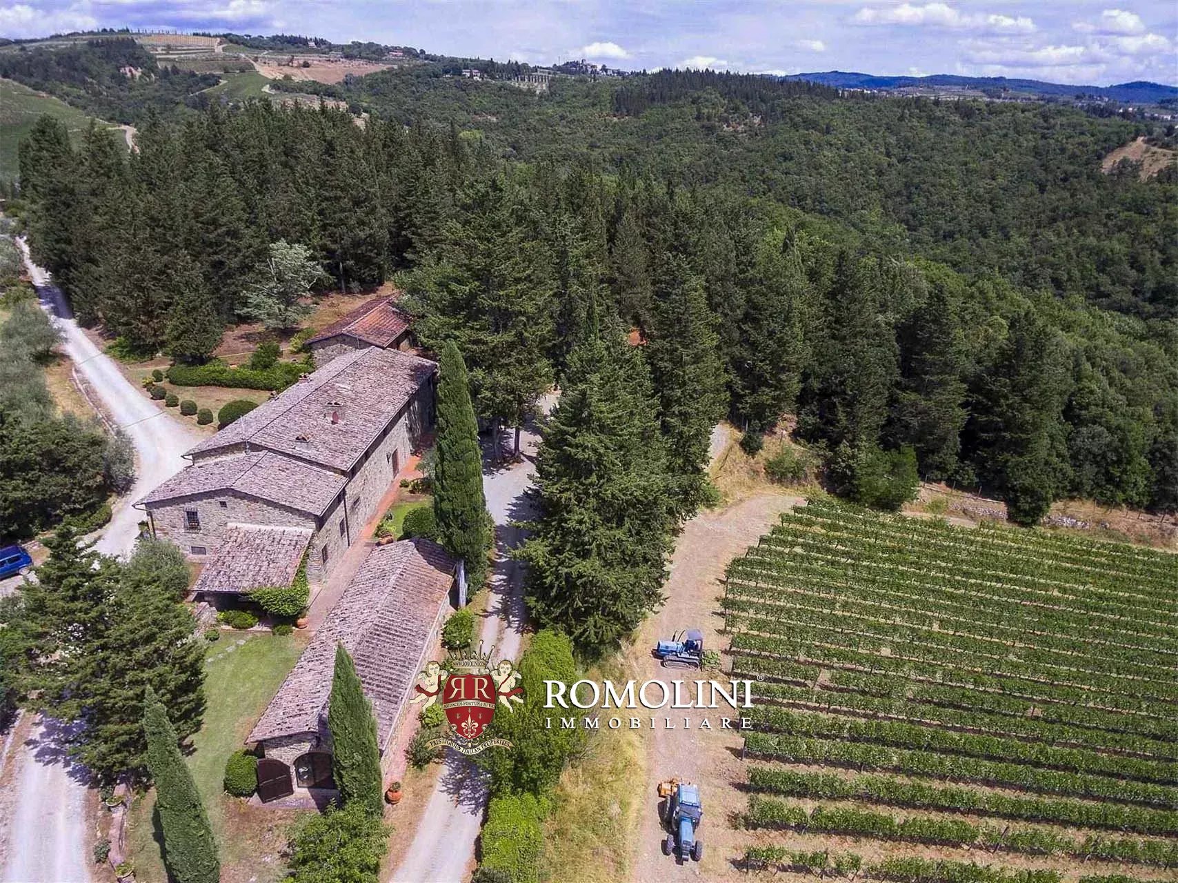 9 Bedroom Vineyard's Image 3