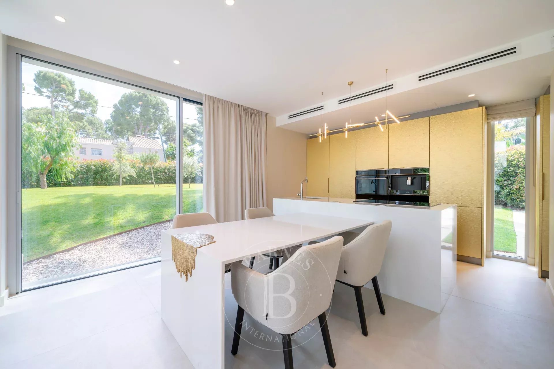 Villa Antibes - picture 8