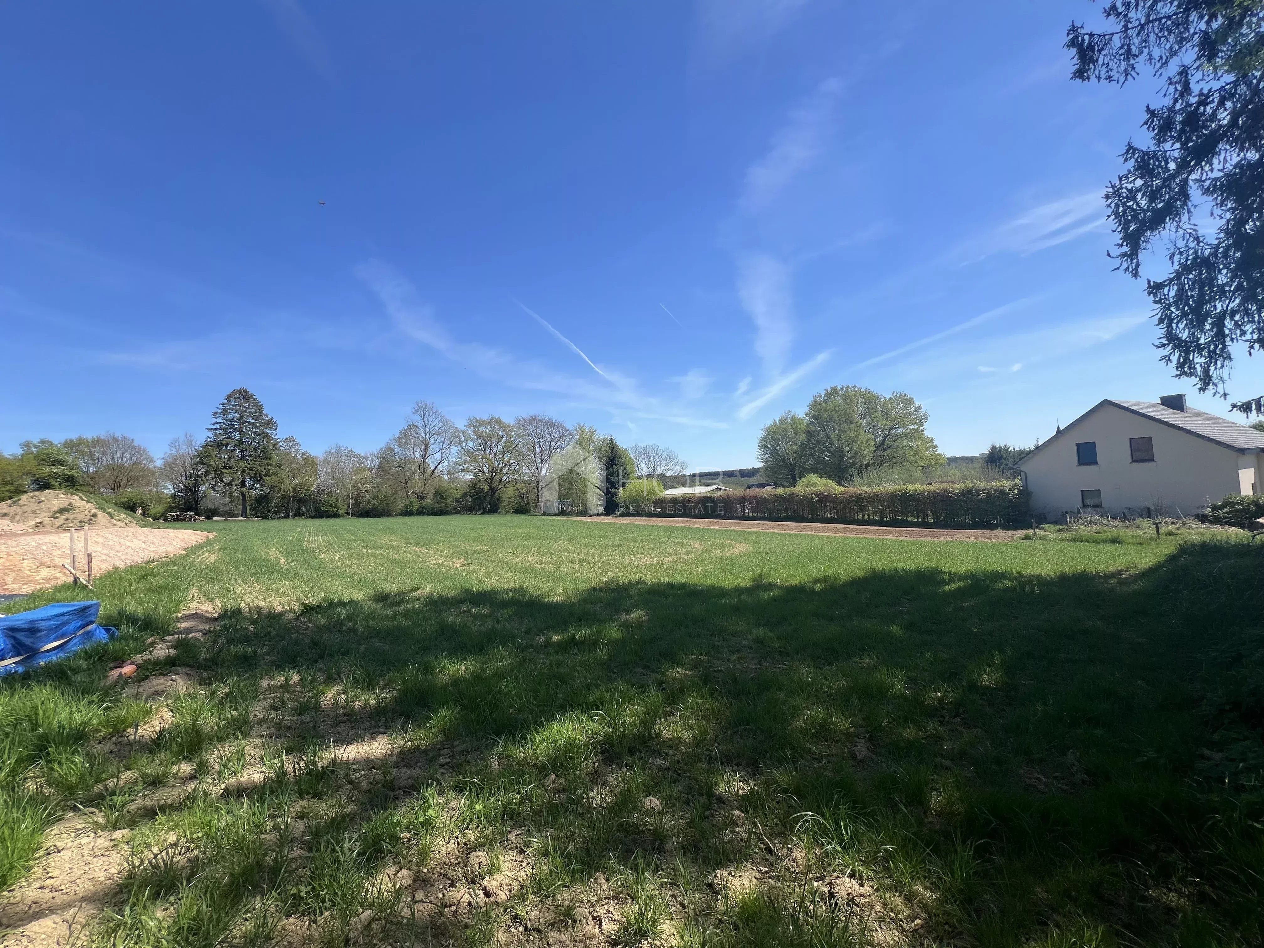 Grundstück zum Verkauf in Sterpigny